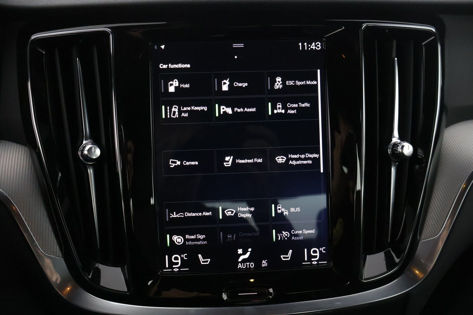 Volvo S60 2020 T6 AWD Business R-Design aut * 360-Kamera / Harman&Kardon / Webasto / BLIS / Muistipenkki / Puolinahat * - 3,99 % KORKOTARJOUS TÄHÄN AUTOON 7.9. ASTI! - * 2-omisteinen / Pienet kilometrit / Huippusiisti / Merkkihuollettu / Hyvät varusteet *