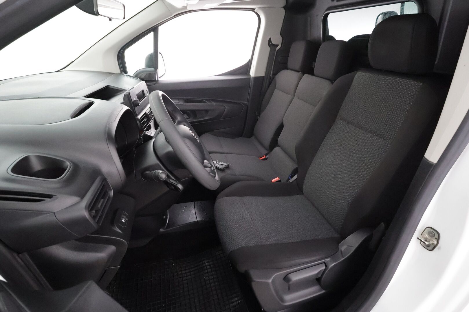 Toyota Proace City 2021 Active L1 1,5D 100 - Merkkihuollot | Uudet kesärenkaat | Hyvin pidetty | ALV | Vakkari | Bluetooth | Kaistavahti | Ilmastointi | Kahdet renkaat 