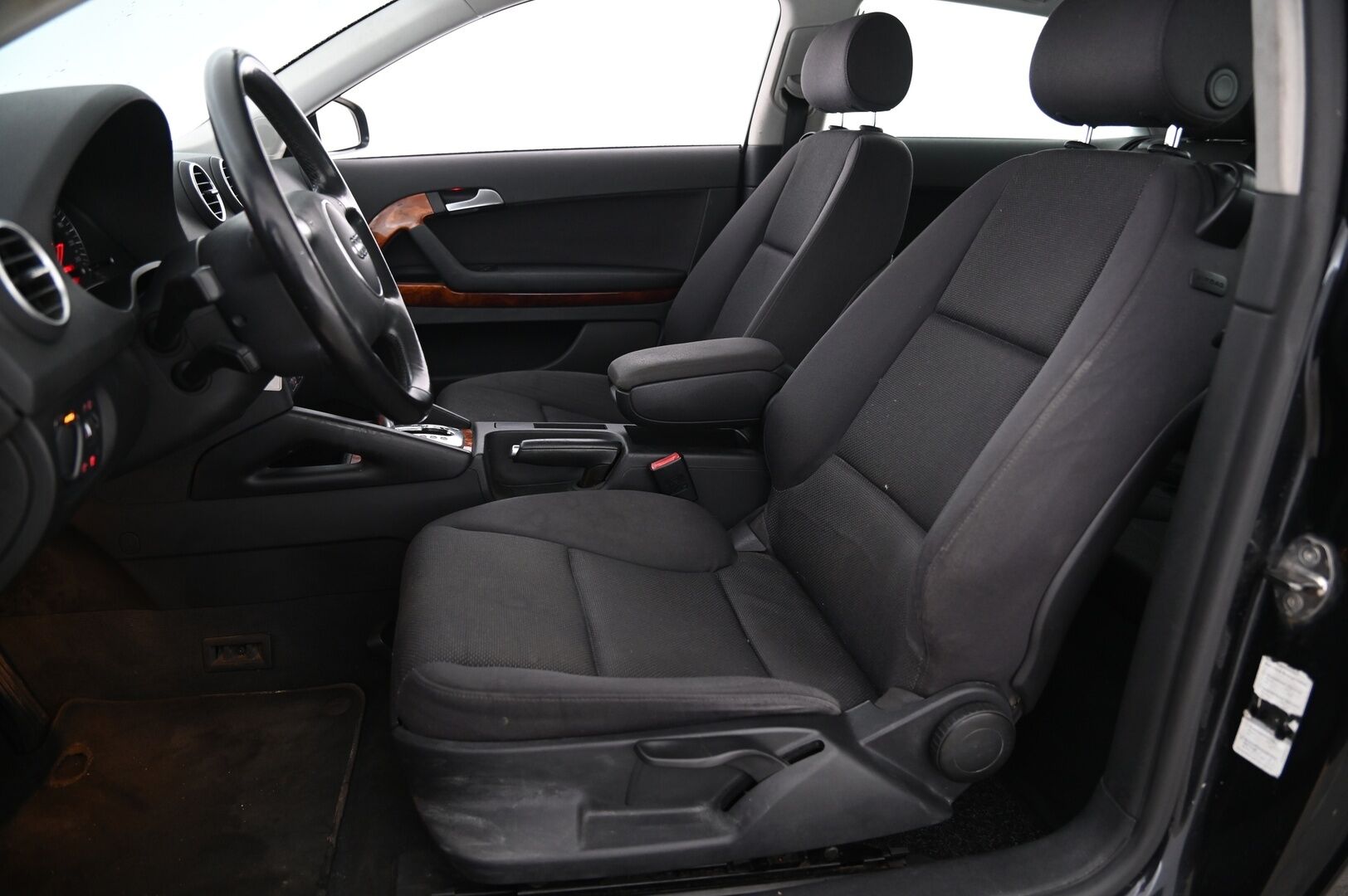 Audi A3 2004 A3 Viistoperä (AB) 2ov 1595cm3 A *- YritysOutlet - Myydään vain yrityksille -* - YritysOutlet - Myydään vain yrityksille / Katsastettu Tammikuussa