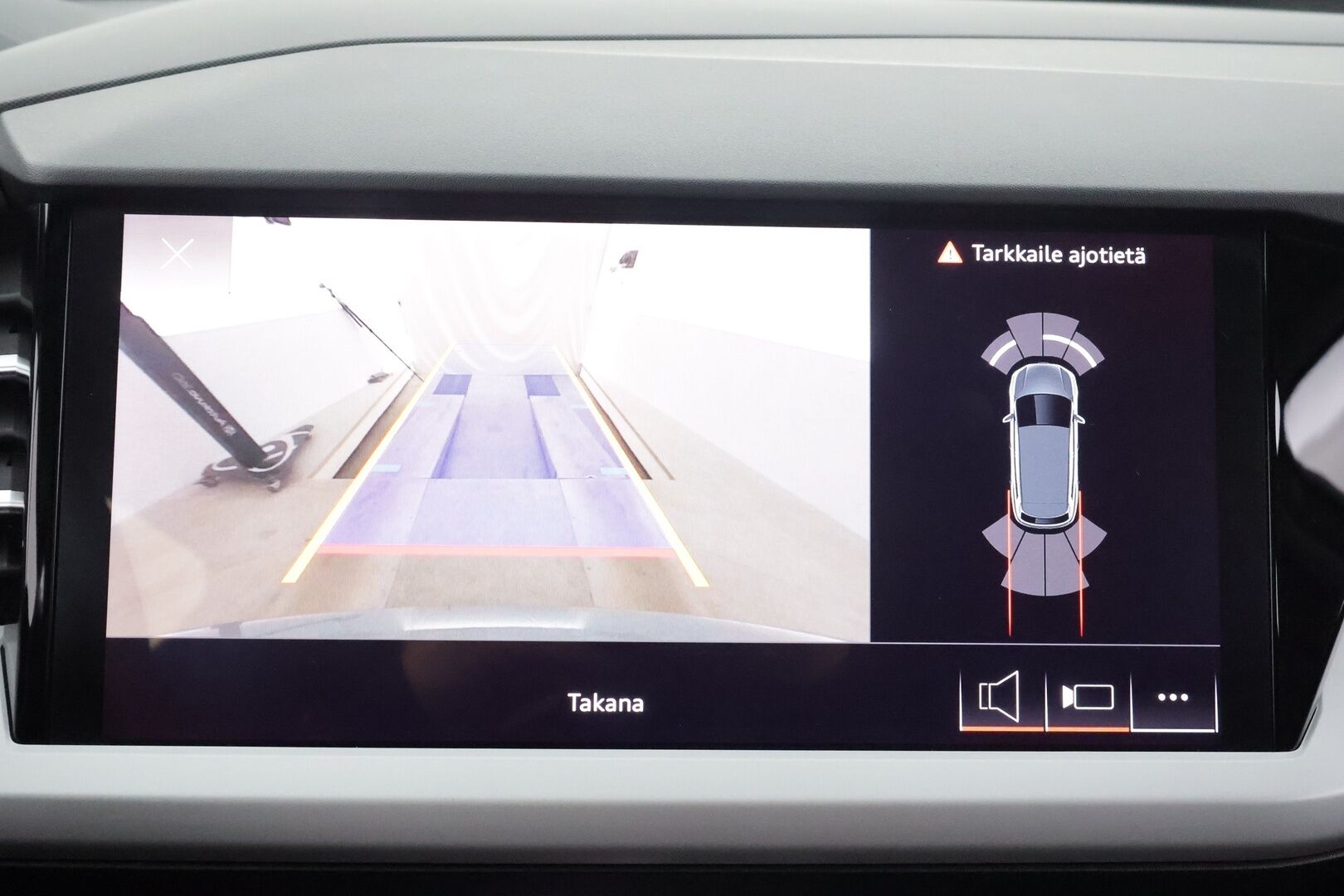 Audi Q4 e-tron 2022 40 e-tron Sportback * Sonos / ILP / ACC / LED / P.Kamera / Navi / Kaistavahti * - 1-om Suomi-auto / Akku kuntotarkastettu SoH 93,2% /  2x Latauskaapelit / Kahdet renkaat aluvanteilla / Merkkihuollot