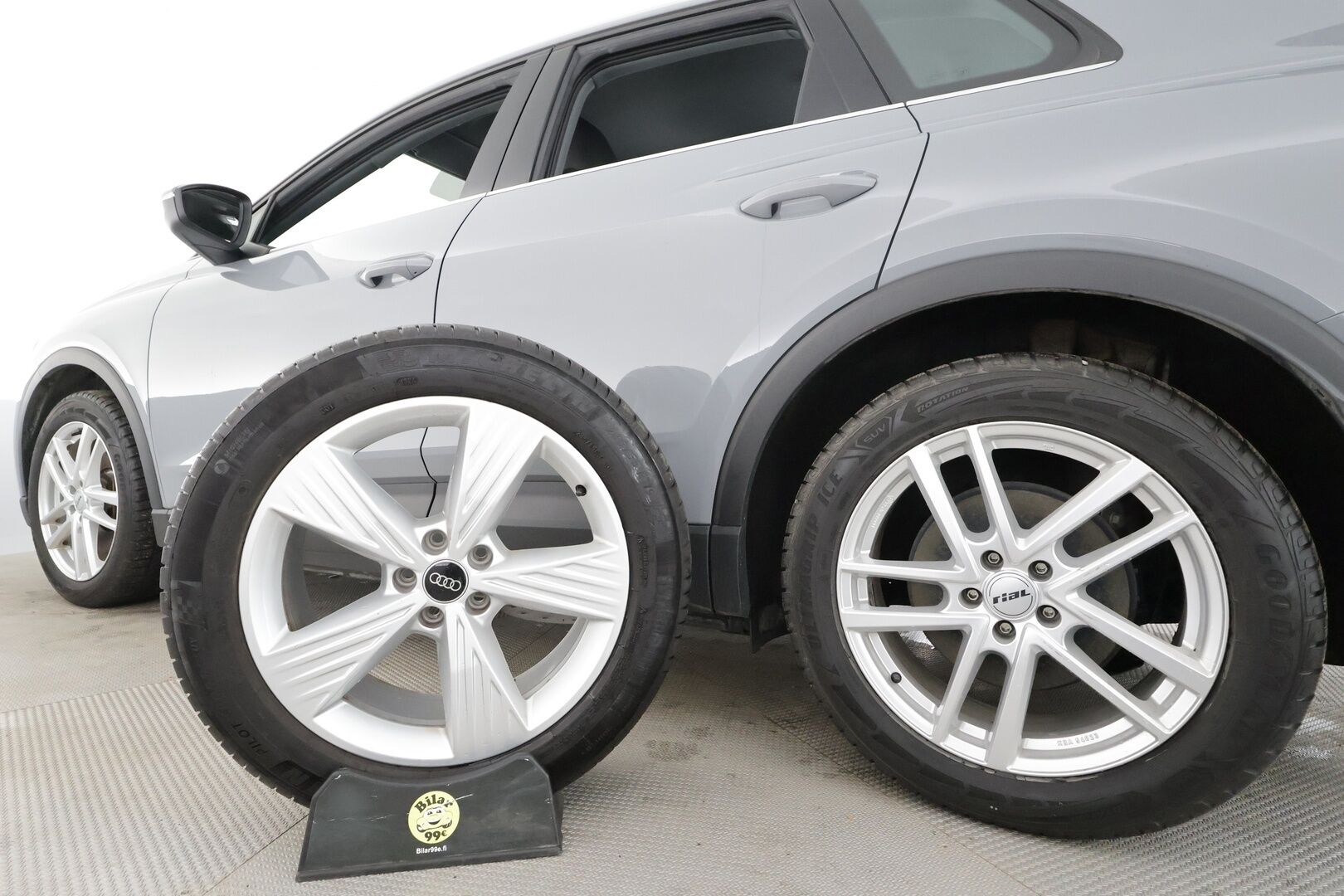 Audi Q4 e-tron 2022 40 e-tron Sportback * Sonos / ILP / ACC / LED / P.Kamera / Navi / Kaistavahti * - 1-om Suomi-auto / Akku kuntotarkastettu SoH 93,2% /  2x Latauskaapelit / Kahdet renkaat aluvanteilla / Merkkihuollot