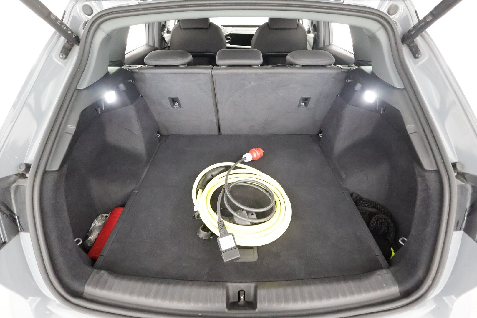 Audi Q4 e-tron 2022 40 e-tron Sportback * Sonos / ILP / ACC / LED / P.Kamera / Navi / Kaistavahti * - 1-om Suomi-auto / Akku kuntotarkastettu SoH 93,2% /  2x Latauskaapelit / Kahdet renkaat aluvanteilla / Merkkihuollot