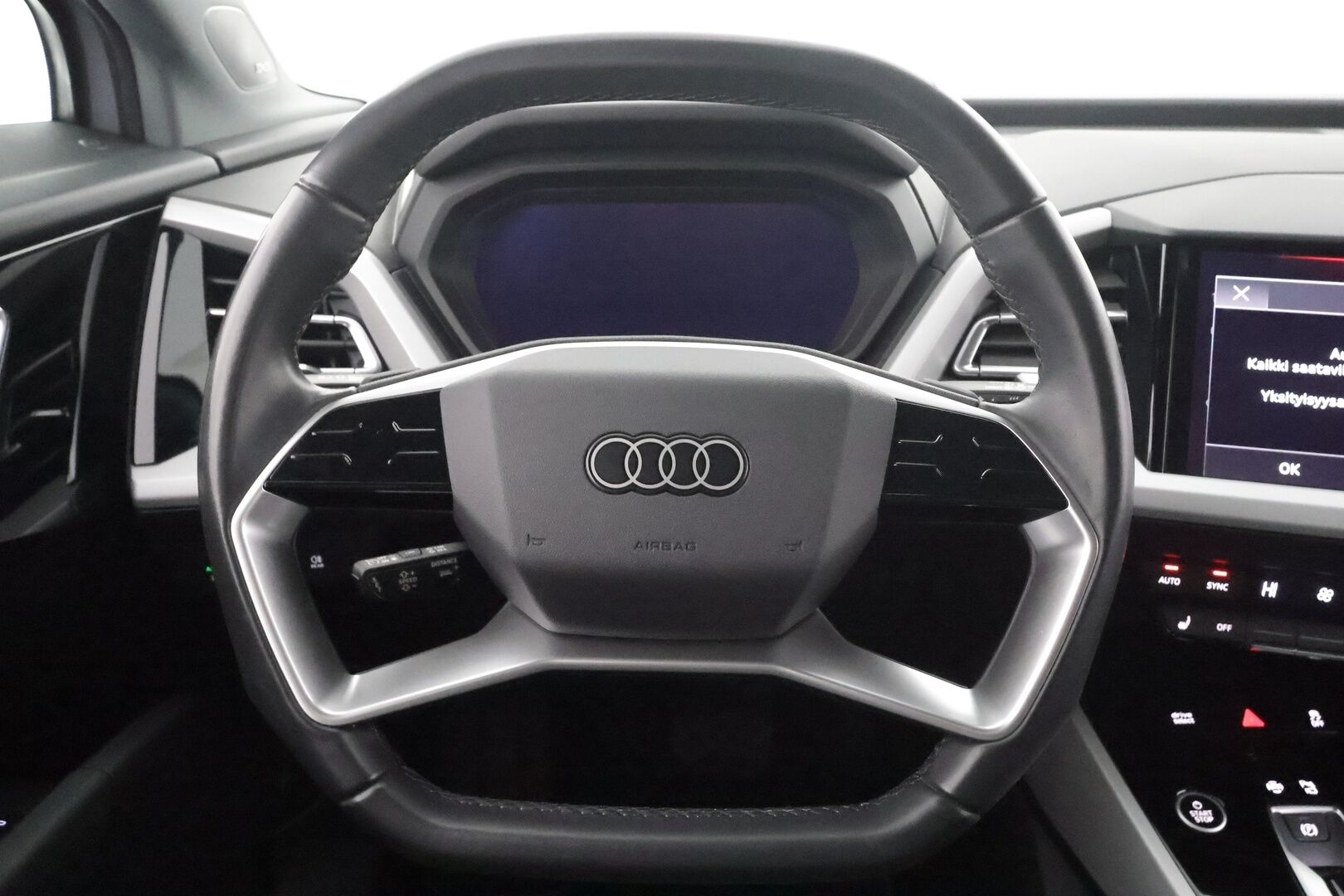 Audi Q4 e-tron 2022 40 e-tron Sportback * Sonos / ILP / ACC / LED / P.Kamera / Navi / Kaistavahti * - 1-om Suomi-auto / Akku kuntotarkastettu SoH 93,2% /  2x Latauskaapelit / Kahdet renkaat aluvanteilla / Merkkihuollot