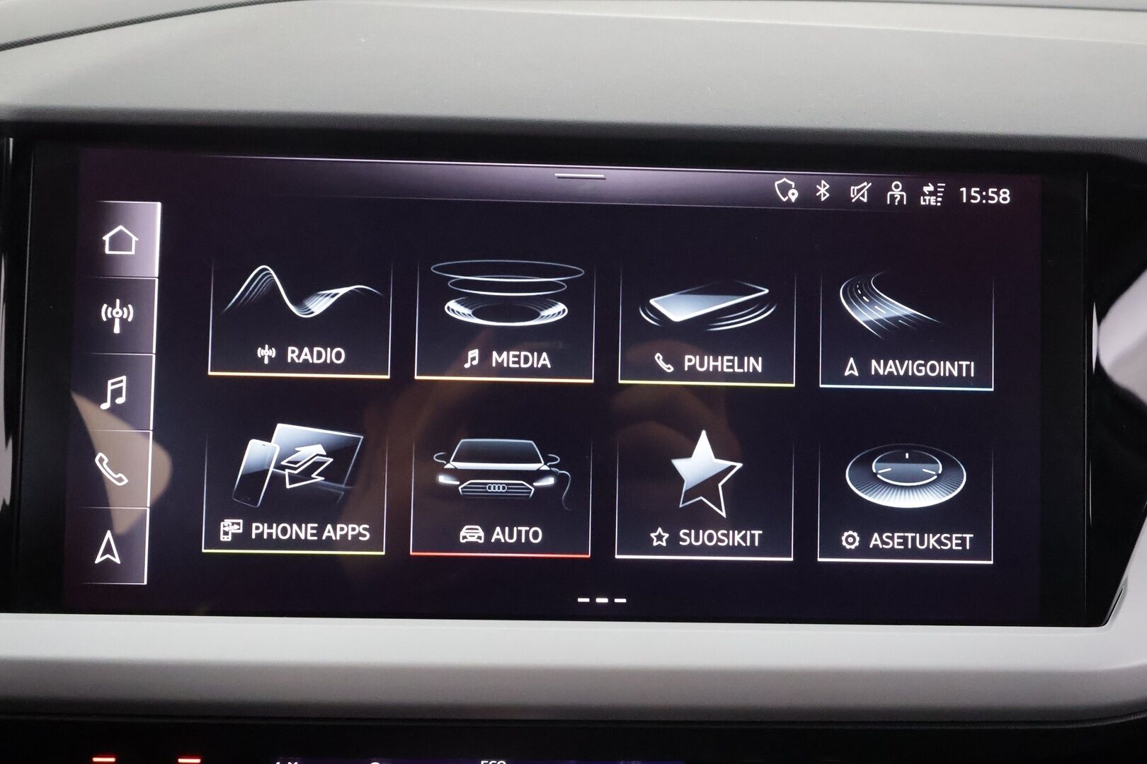 Audi Q4 e-tron 2022 40 e-tron Sportback * Sonos / ILP / ACC / LED / P.Kamera / Navi / Kaistavahti * - 1-om Suomi-auto / Akku kuntotarkastettu SoH 93,2% /  2x Latauskaapelit / Kahdet renkaat aluvanteilla / Merkkihuollot