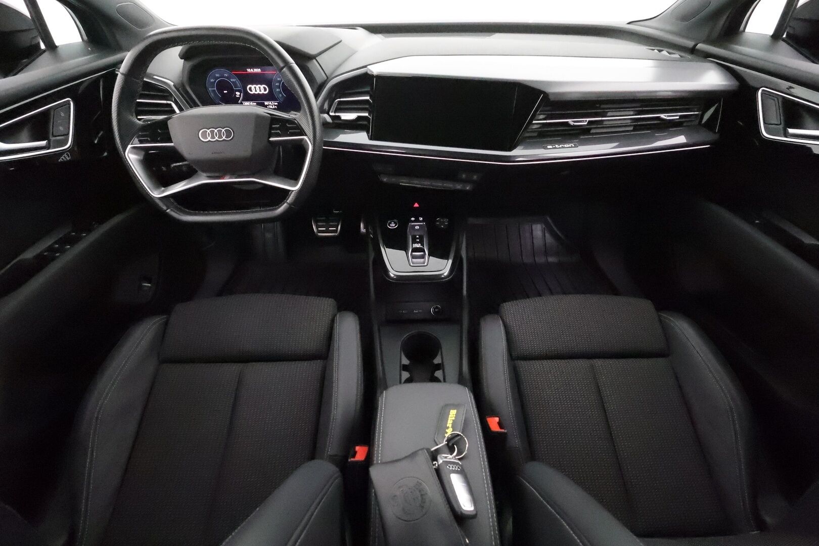 Audi Q4 e-tron 2022 S line 50 e-tron quattro Sportback **HUD / Adapt. vakkari / Sporttipenkit / Matrix LED / P.kamera / Koukku** - Akku kuntotarkastettu / 1-Om Suomi-auto / Lämpöpumppu / Kahdet renkaat / *HUD / Adapt. vakkari / Sporttipenkit / Matrix LED / P.kamera / Koukku*