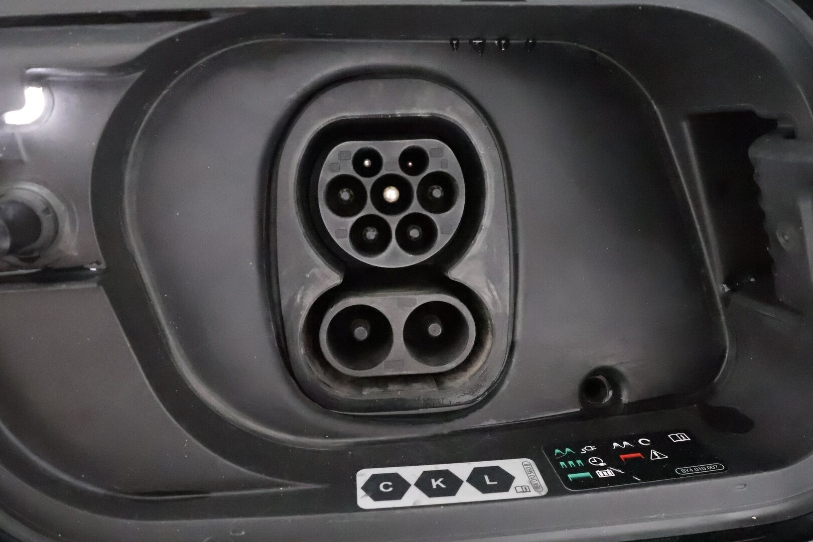 Audi Q4 e-tron 2022 S line 50 e-tron quattro Sportback **HUD / Adapt. vakkari / Sporttipenkit / Matrix LED / P.kamera / Koukku** - Akku kuntotarkastettu / 1-Om Suomi-auto / Lämpöpumppu / Kahdet renkaat / *HUD / Adapt. vakkari / Sporttipenkit / Matrix LED / P.kamera / Koukku*