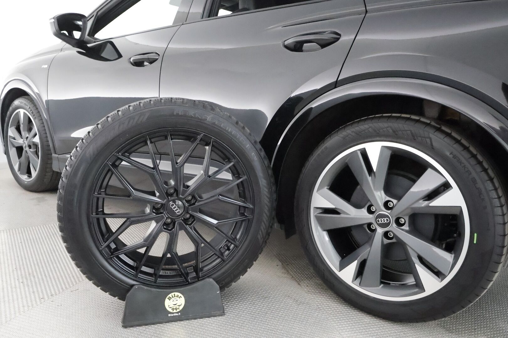 Audi Q4 e-tron 2022 S line 50 e-tron quattro Sportback **HUD / Adapt. vakkari / Sporttipenkit / Matrix LED / P.kamera / Koukku** - Akku kuntotarkastettu / 1-Om Suomi-auto / Lämpöpumppu / Kahdet renkaat / *HUD / Adapt. vakkari / Sporttipenkit / Matrix LED / P.kamera / Koukku* - HULLUT JOULUT KORKOTARJOUS 2,49% 