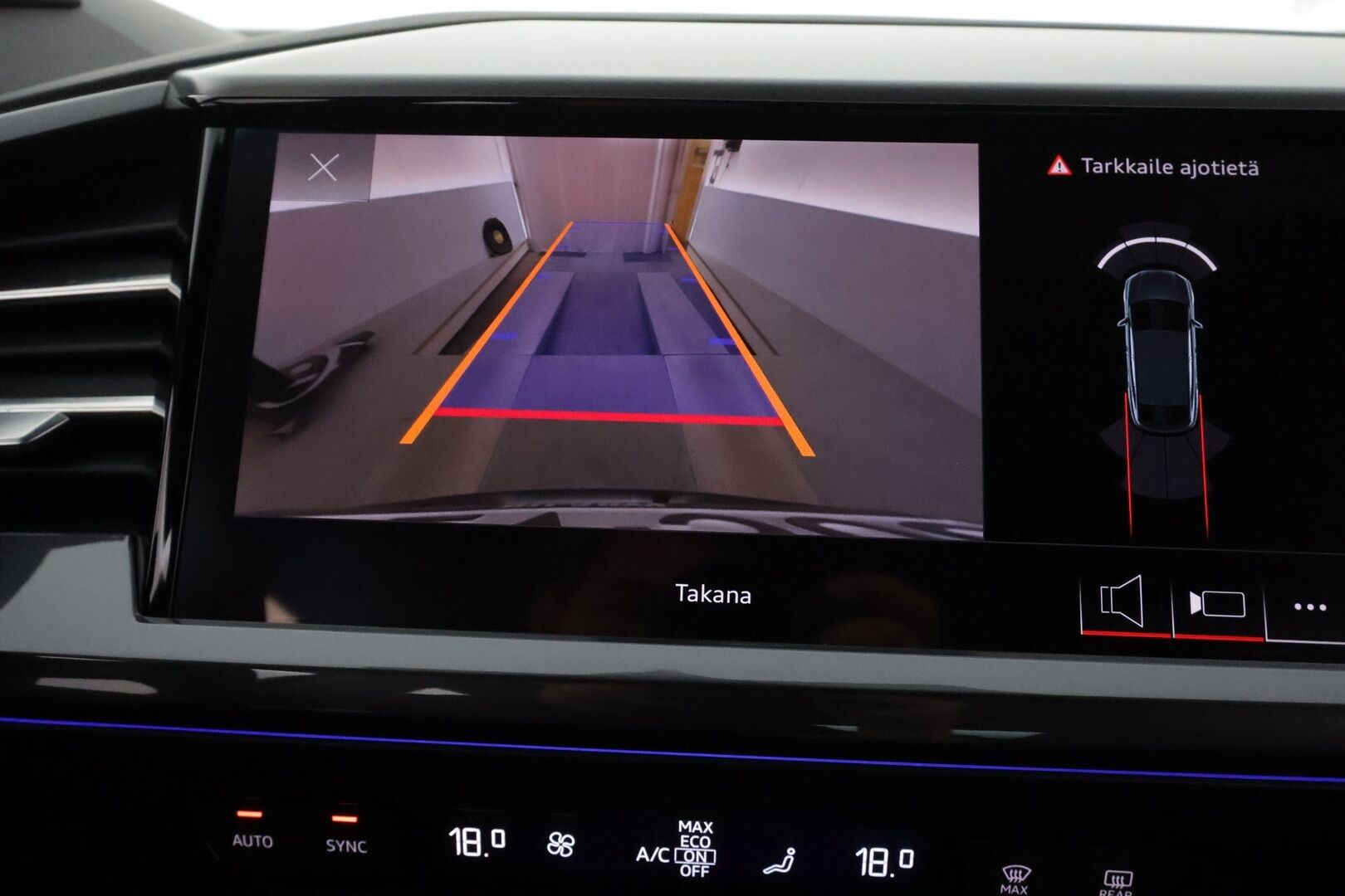 Audi Q4 e-tron 2022 S line 50 e-tron quattro Sportback **HUD / Adapt. vakkari / Sporttipenkit / Matrix LED / P.kamera / Koukku** - 3,99 % KORKOTARJOUS TÄHÄN AUTOON - Akku kuntotarkastettu / 1-Om Suomi-auto / Lämpöpumppu / Kahdet renkaat / 