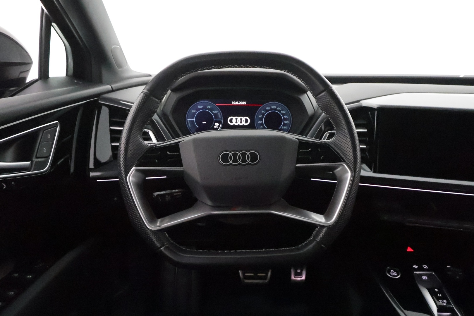 Audi Q4 e-tron 2022 S line 50 e-tron quattro Sportback **HUD / Adapt. vakkari / Sporttipenkit / Matrix LED / P.kamera / Koukku** - 3,99% KORKOTARJOUS TÄHÄN AUTOON 21.9. ASTI - Akku kuntotarkastettu / 1-Om Suomi-auto / Lämpöpumppu / Kahdet renkaat / *HUD / Adapt. vakkari / Sporttipenkit / Matrix LED / P.kamera / Koukku*