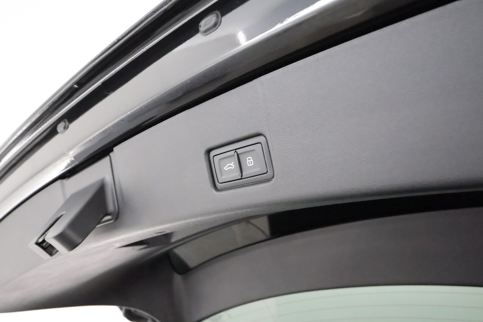 Audi Q4 e-tron 2022 S line 50 e-tron quattro Sportback **HUD / Adapt. vakkari / Sporttipenkit / Matrix LED / P.kamera / Koukku** - Akku kuntotarkastettu / 1-Om Suomi-auto / Lämpöpumppu / Kahdet renkaat / *HUD / Adapt. vakkari / Sporttipenkit / Matrix LED / P.kamera / Koukku* - HULLUT JOULUT KORKOTARJOUS 2,49% 