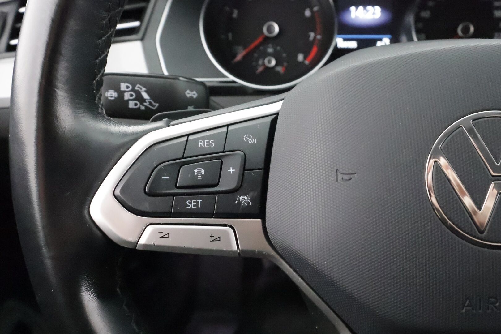 Volkswagen Passat 2022 Variant Style 1,5 TSI EVO 110 kW DSG * Webasto / Koukku / ACC / LED / P.Kamera / Keyless * - 1-om Suomi-auto / Kahdet renkaat aluvanteilla