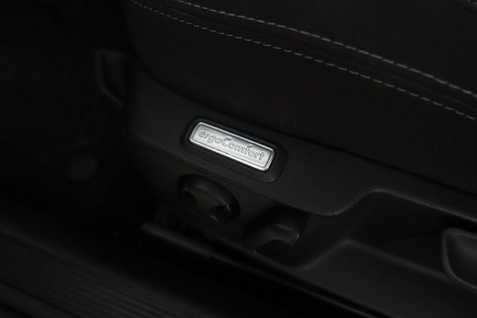 Volkswagen Passat 2022 Variant Style 1,5 TSI EVO 110 kW DSG * Webasto / Koukku / ACC / LED / P.Kamera / Keyless / Lämm. Ohjauspyörä * - 1-om Suomi-auto / Kahdet renkaat aluvanteilla