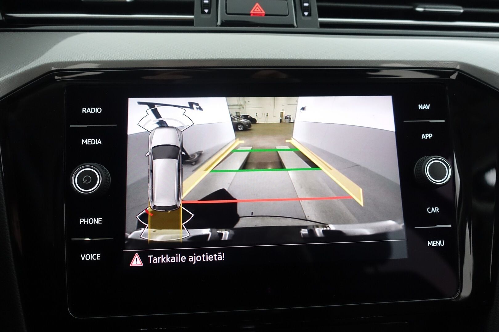 Volkswagen Passat 2022 Variant Style 1,5 TSI EVO 110 kW DSG * Webasto / Koukku / ACC / LED / P.Kamera / Keyless / Lämm. Ohjauspyörä * - 1-om Suomi-auto / Kahdet renkaat aluvanteilla