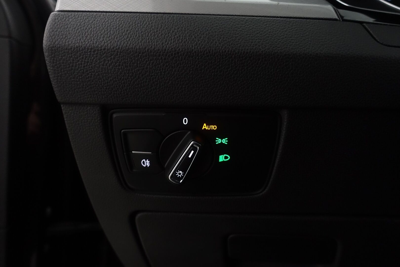 Volkswagen Passat 2022 Variant Style 1,5 TSI EVO 110 kW DSG * Webasto / Koukku / ACC / LED / P.Kamera / Keyless / Lämm. Ohjauspyörä * - 1-om Suomi-auto / Kahdet renkaat aluvanteilla