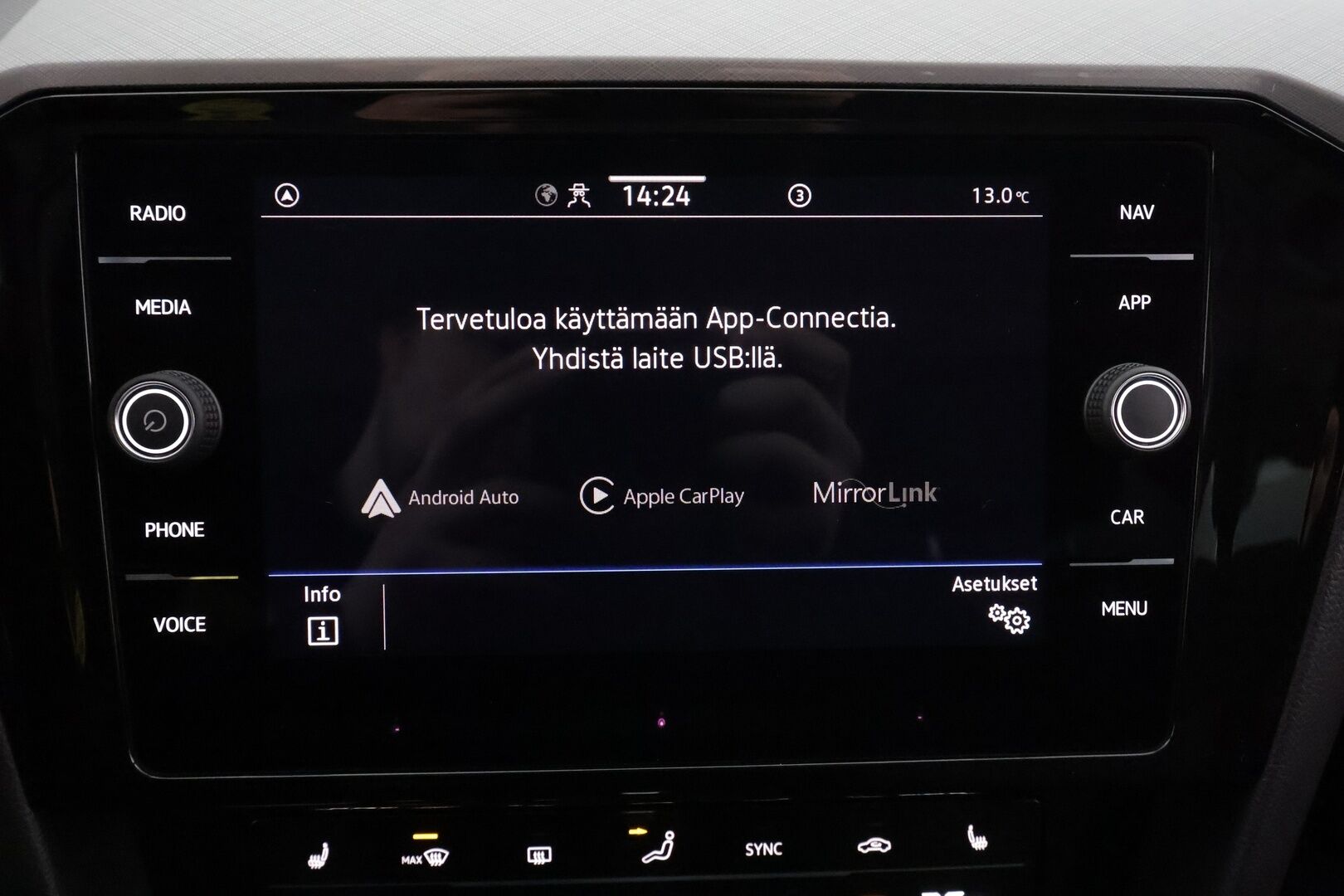 Volkswagen Passat 2022 Variant Style 1,5 TSI EVO 110 kW DSG * Webasto / Koukku / ACC / LED / P.Kamera / Keyless * - 1-om Suomi-auto / Kahdet renkaat aluvanteilla