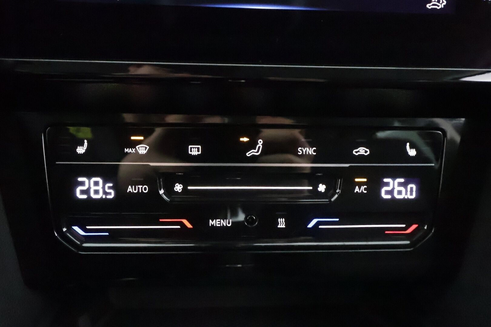 Volkswagen Passat 2022 Variant Style 1,5 TSI EVO 110 kW DSG * Webasto / Koukku / ACC / LED / P.Kamera / Keyless * - 1-om Suomi-auto / Kahdet renkaat aluvanteilla