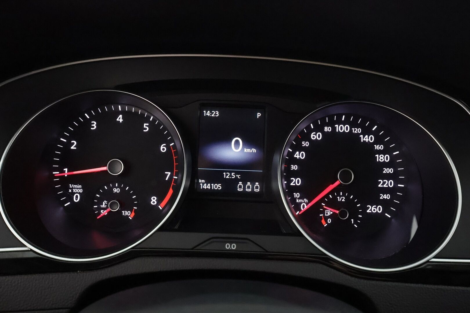 Volkswagen Passat 2022 Variant Style 1,5 TSI EVO 110 kW DSG * Webasto / Koukku / ACC / LED / P.Kamera / Keyless * - 1-om Suomi-auto / Kahdet renkaat aluvanteilla