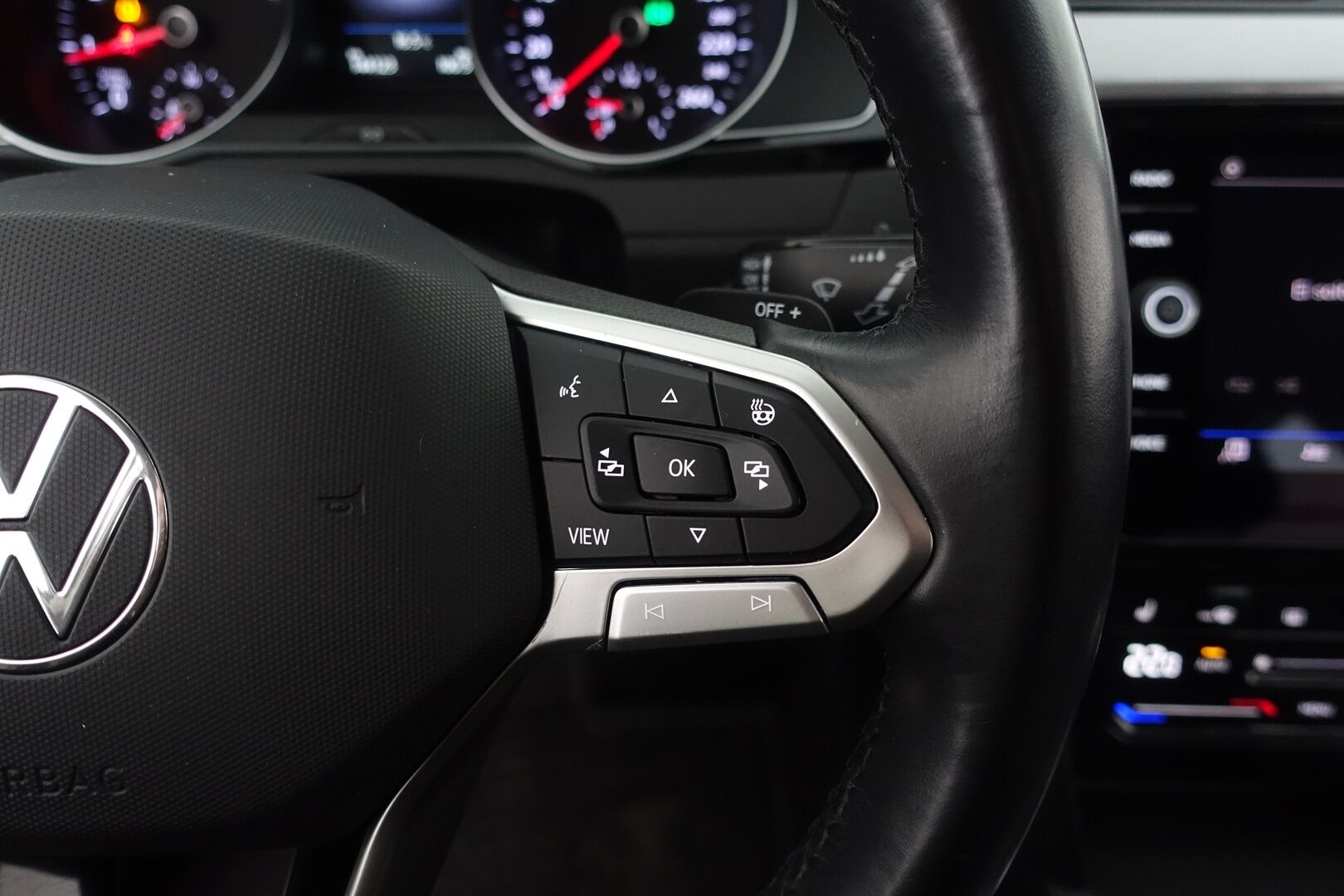 Volkswagen Passat 2022 Variant Style 1,5 TSI EVO 110 kW DSG * Webasto / Koukku / ACC / LED / P.Kamera / Keyless / Lämm. Ohjauspyörä * - 1-om Suomi-auto / Kahdet renkaat aluvanteilla