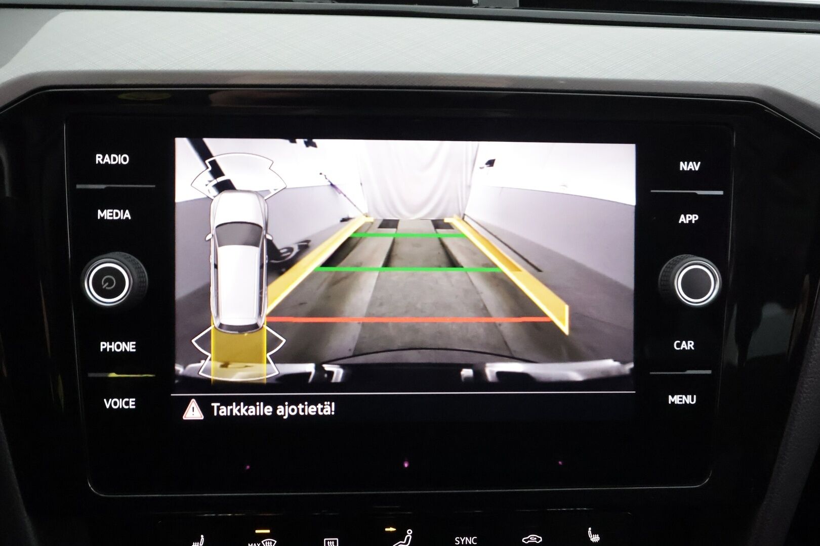 Volkswagen Passat 2022 Variant Style 1,5 TSI EVO 110 kW DSG * Webasto / Koukku / ACC / LED / P.Kamera / Keyless * - 1-om Suomi-auto / Kahdet renkaat aluvanteilla