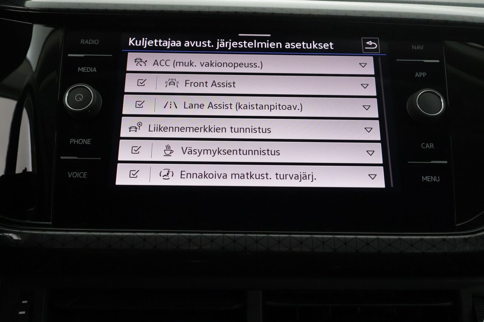 Volkswagen T-Cross 2022 Sport Business 1,5 TSI 110 kW DSG-automaatti - | ACC | Webasto | Digimittaristo | LED | P.kamera ja tutkat | Lane Assist | Front Assist | Navi | Apple & Android | Merkkihuollot | 2x renkaat aluin |