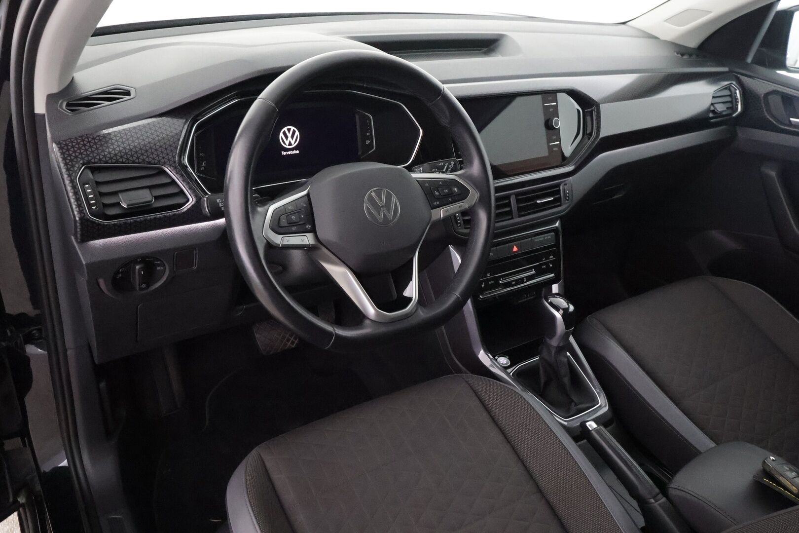 Volkswagen T-Cross 2022 Sport Business 1,5 TSI 110 kW DSG-automaatti - | ACC | Webasto | Digimittaristo | LED | P.kamera ja tutkat | Lane Assist | Front Assist | Navi | Apple & Android | Merkkihuollot | 2x renkaat aluin |