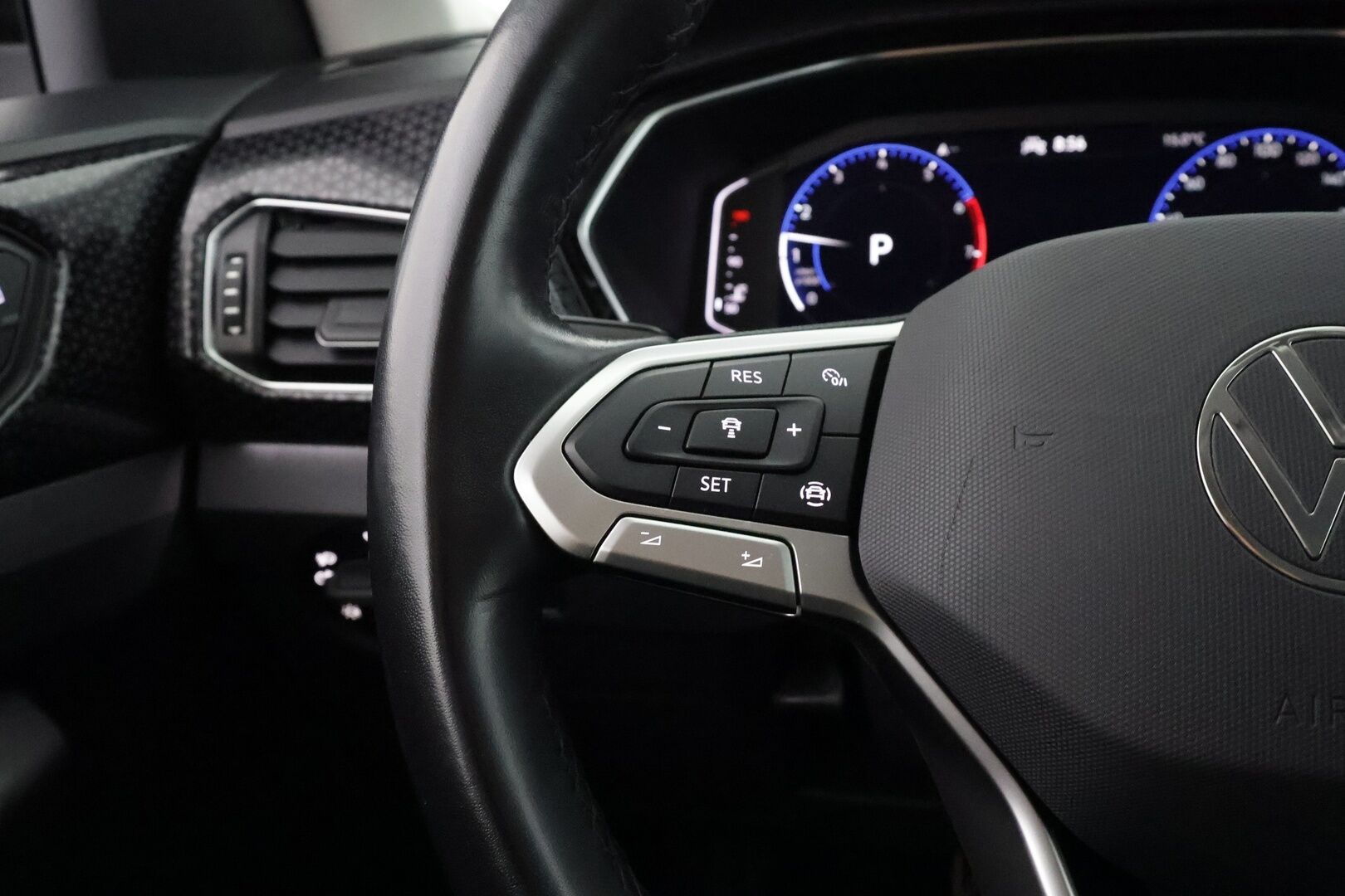 Volkswagen T-Cross 2022 Sport Business 1,5 TSI 110 kW DSG-automaatti - | ACC | Webasto | Digimittaristo | LED | P.kamera ja tutkat | Lane Assist | Front Assist | Navi | Apple & Android | Merkkihuollot | 2x renkaat aluin |