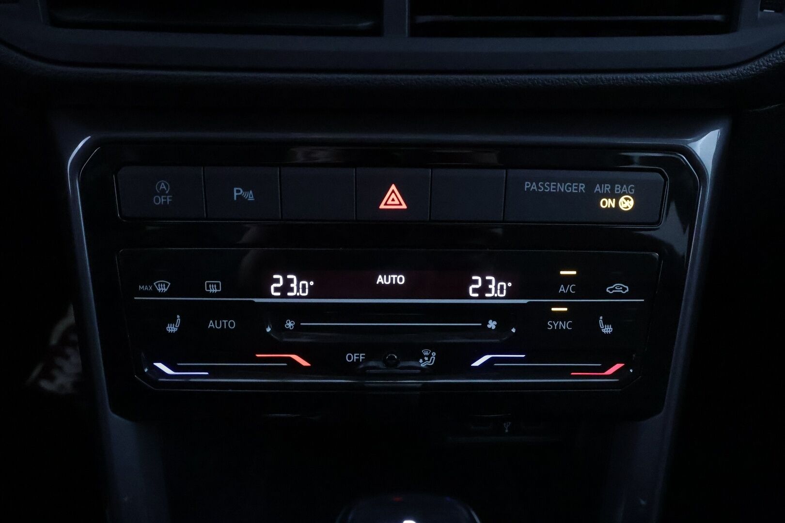 Volkswagen T-Cross 2022 Sport Business 1,5 TSI 110 kW DSG-automaatti - | ACC | Webasto | Digimittaristo | LED | P.kamera ja tutkat | Lane Assist | Front Assist | Navi | Apple & Android | Merkkihuollot | 2x renkaat aluin |