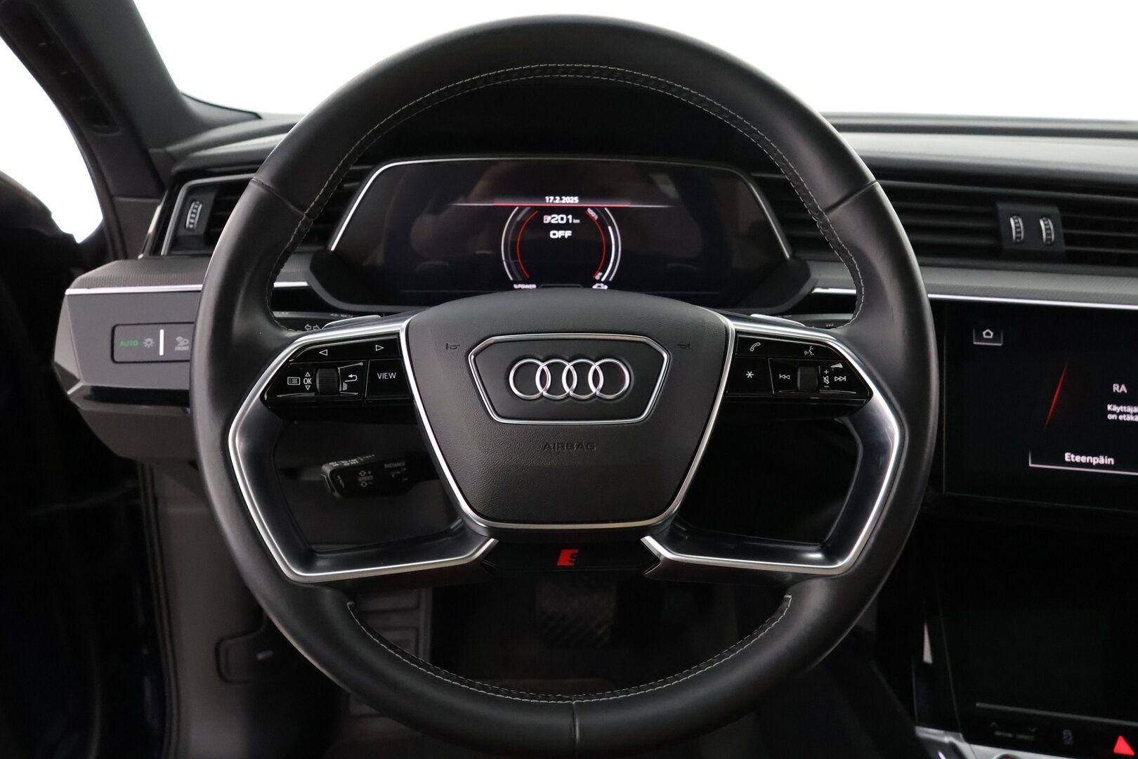Audi e-tron 2021 Sportback S quattro 503hv - 3,99 % KORKOTARJOUS TÄHÄN AUTOON - Adapt.Vakkari / Bang & Olufsen 3D Surround  / Tikatut Nappanahat / Digital Matrix LED / Panorama / 360-Kamera / Night Vision / HUD / Ilma-Alusta 