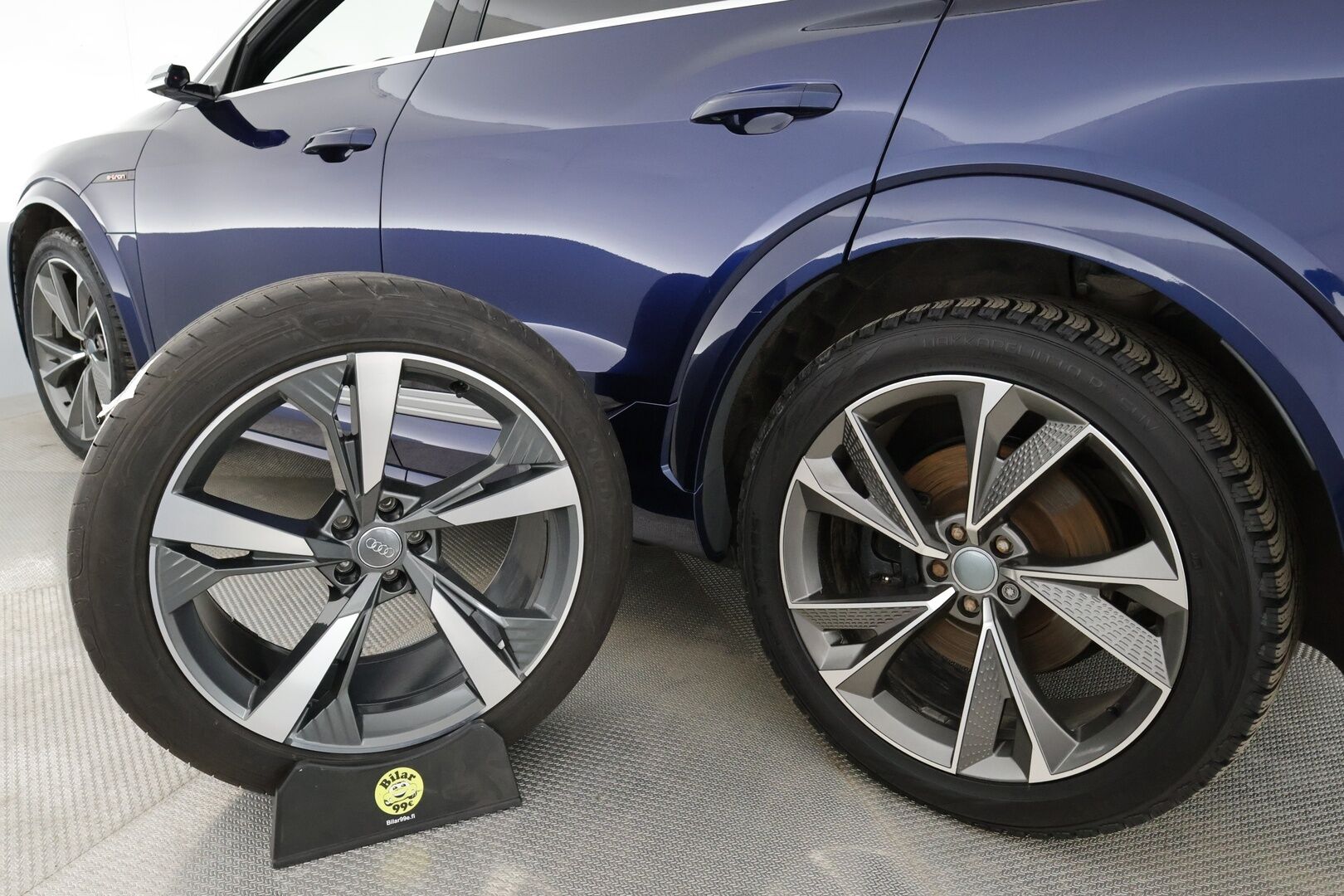 Audi e-tron 2021 Sportback S quattro 503hv - 3,99 % KORKOTARJOUS TÄHÄN AUTOON - Adapt.Vakkari / Bang & Olufsen 3D Surround  / Tikatut Nappanahat / Digital Matrix LED / Panorama / 360-Kamera / Night Vision / HUD / Ilma-Alusta 
