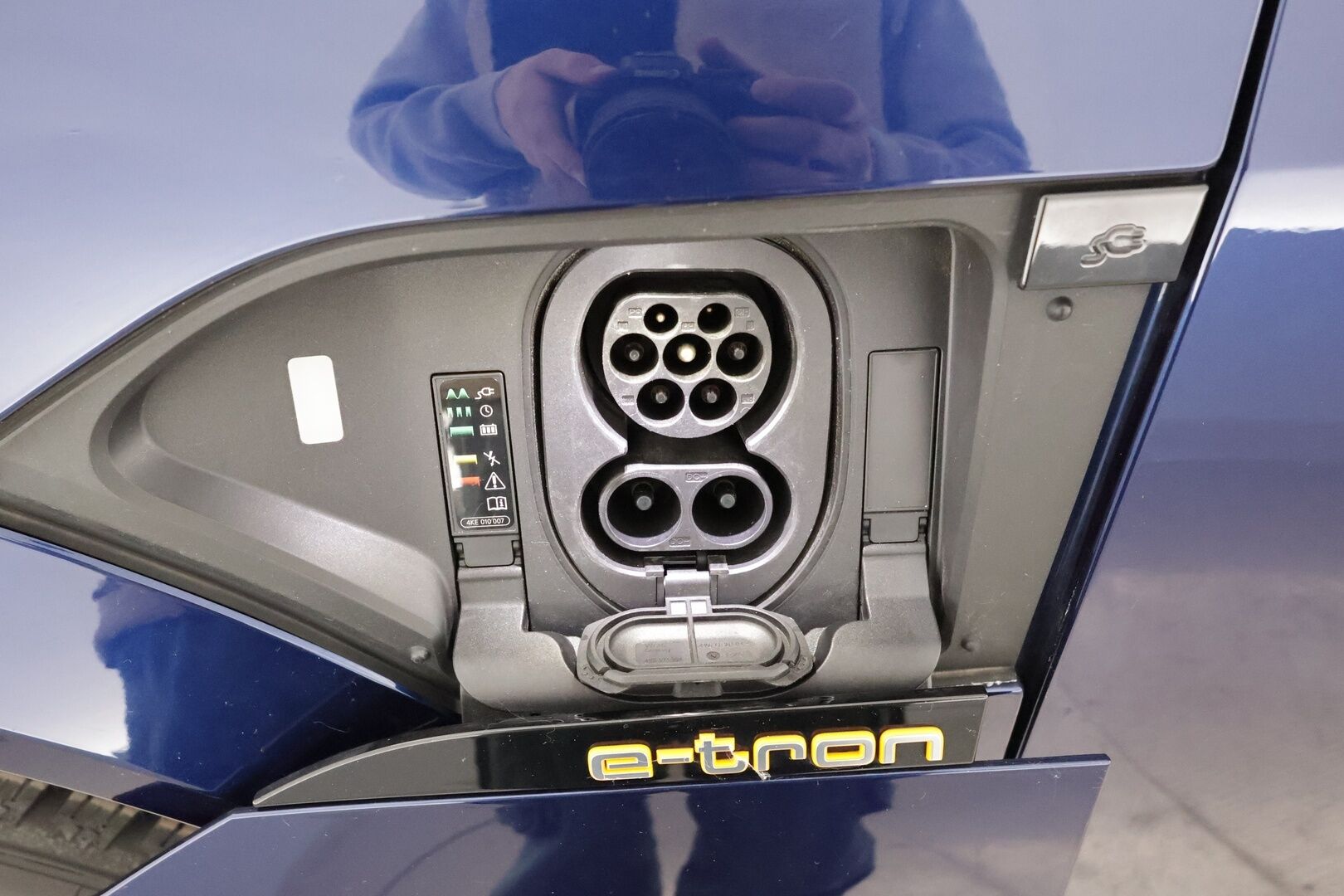 Audi e-tron 2021 Sportback S quattro 503hv - 3,99 % KORKOTARJOUS TÄHÄN AUTOON - Adapt.Vakkari / Bang & Olufsen 3D Surround  / Tikatut Nappanahat / Digital Matrix LED / Panorama / 360-Kamera / Night Vision / HUD / Ilma-Alusta 