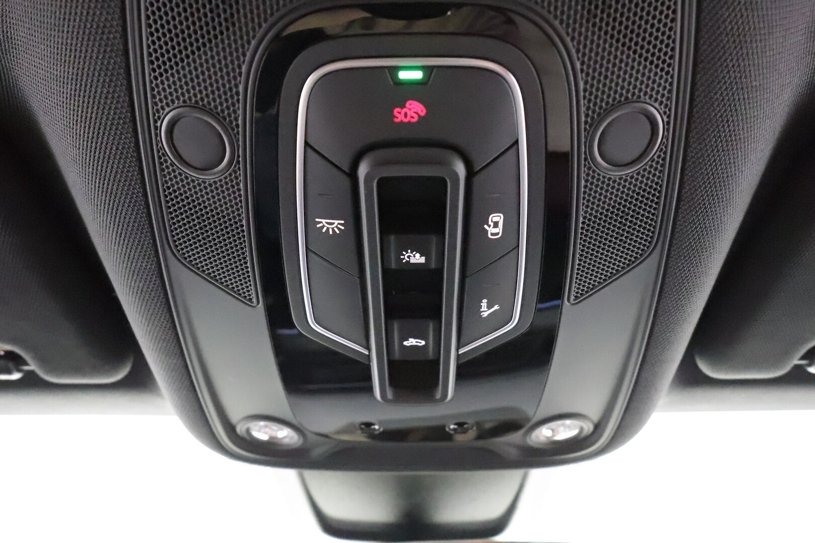 Audi e-tron 2021 Sportback S quattro 503hv - 3,99 % KORKOTARJOUS TÄHÄN AUTOON - Adapt.Vakkari / Bang & Olufsen 3D Surround  / Tikatut Nappanahat / Digital Matrix LED / Panorama / 360-Kamera / Night Vision / HUD / Ilma-Alusta 