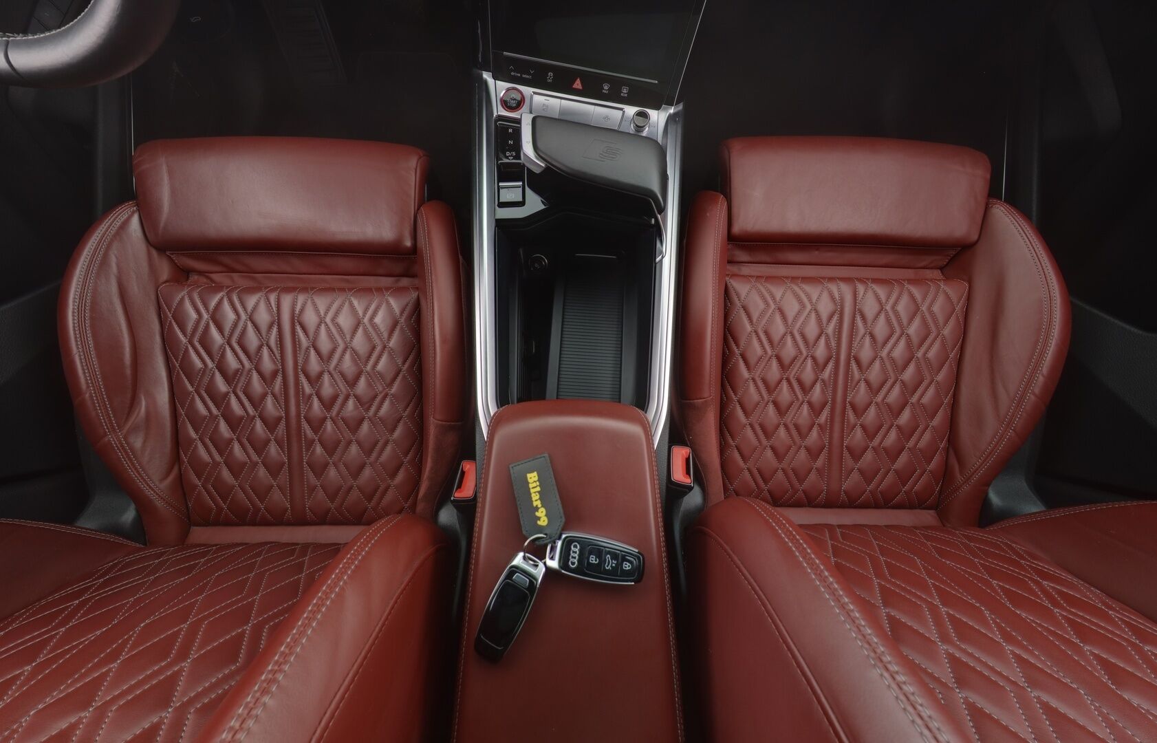 Audi e-tron 2021 Sportback S quattro 503hv - 3,99 % KORKOTARJOUS TÄHÄN AUTOON - Adapt.Vakkari / Bang & Olufsen 3D Surround  / Tikatut Nappanahat / Digital Matrix LED / Panorama / 360-Kamera / Night Vision / HUD / Ilma-Alusta 