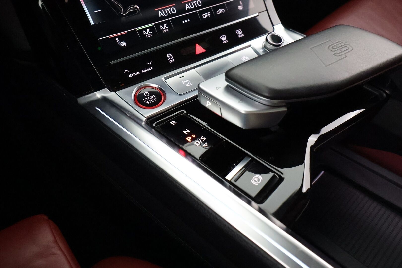 Audi e-tron 2021 Sportback S quattro 503hv - 3,99 % KORKOTARJOUS TÄHÄN AUTOON - Adapt.Vakkari / Bang & Olufsen 3D Surround  / Tikatut Nappanahat / Digital Matrix LED / Panorama / 360-Kamera / Night Vision / HUD / Ilma-Alusta 