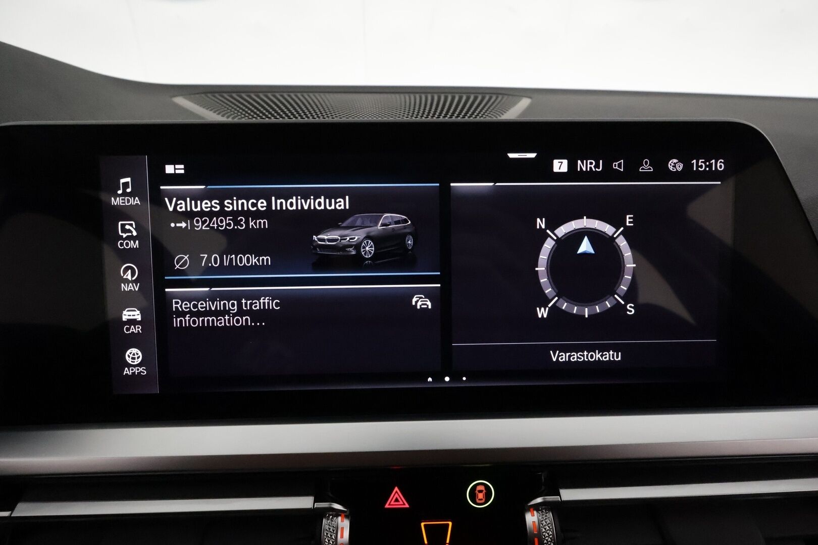 BMW 320 2022 G21 xDrive A Charged Edition Sport *ACC / P.tutkat / Navi / LED / Hifi / Sporttipenkit* - 1.Om Suomi-auto / Akku kuntotarkastettu / Kahdet renkaat aluvanteilla 