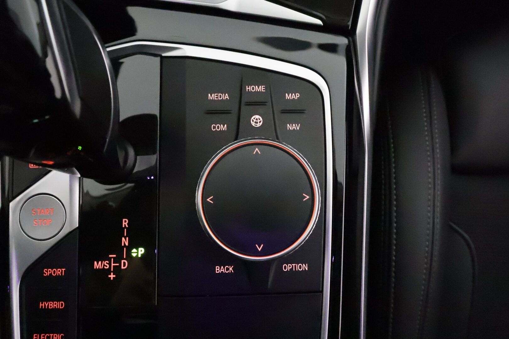 BMW 320 2022 G21 xDrive A Charged Edition Sport *ACC / P.tutkat / Navi / LED / Hifi / Sporttipenkit* - 1.Om Suomi-auto / Akku kuntotarkastettu / Kahdet renkaat aluvanteilla - Osta nyt, maksa vasta ensi vuonna