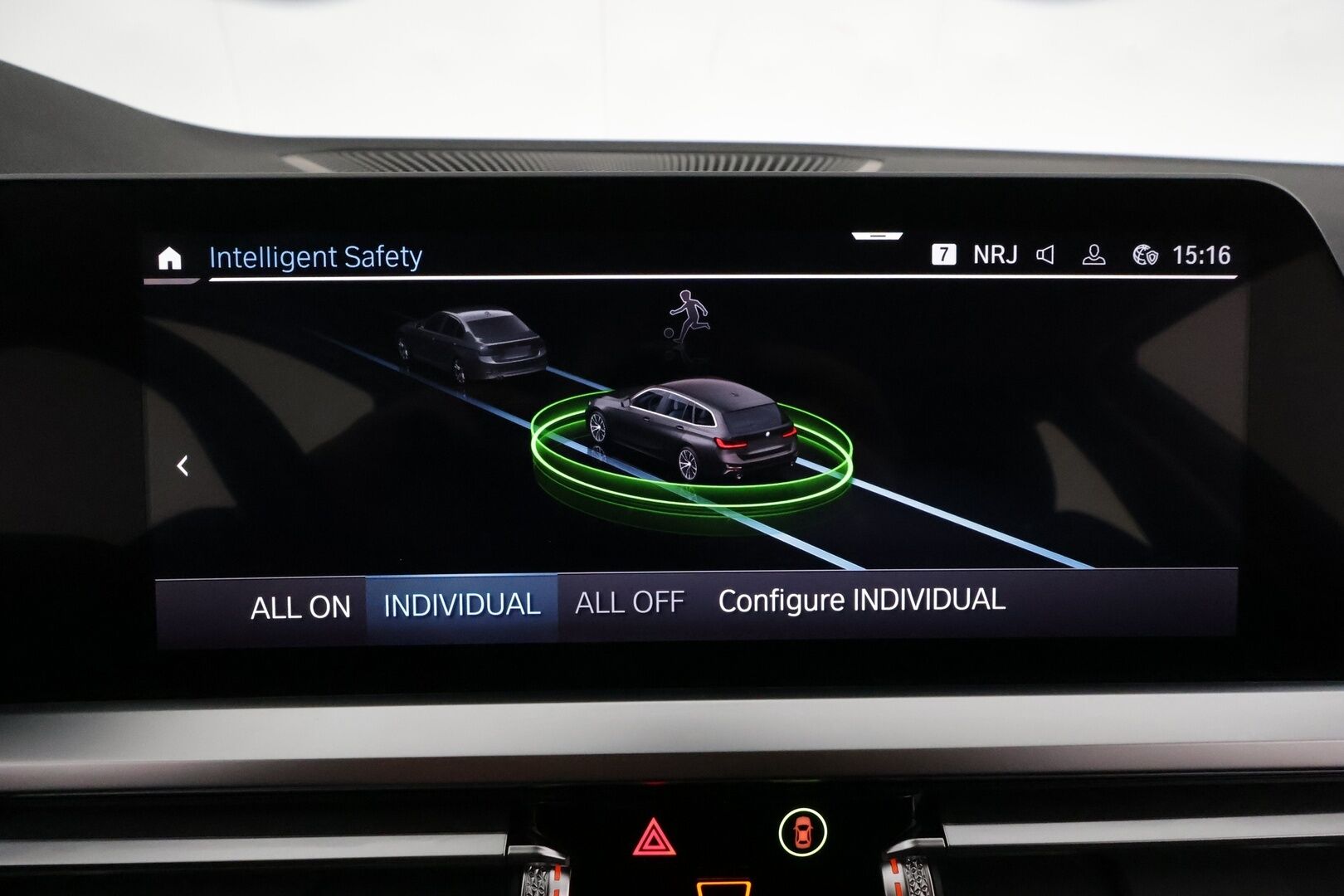 BMW 320 2022 G21 xDrive A Charged Edition Sport *ACC / P.tutkat / Navi / LED / Hifi / Sporttipenkit* - 1.Om Suomi-auto / Akku kuntotarkastettu / Kahdet renkaat aluvanteilla - Osta nyt, maksa vasta ensi vuonna