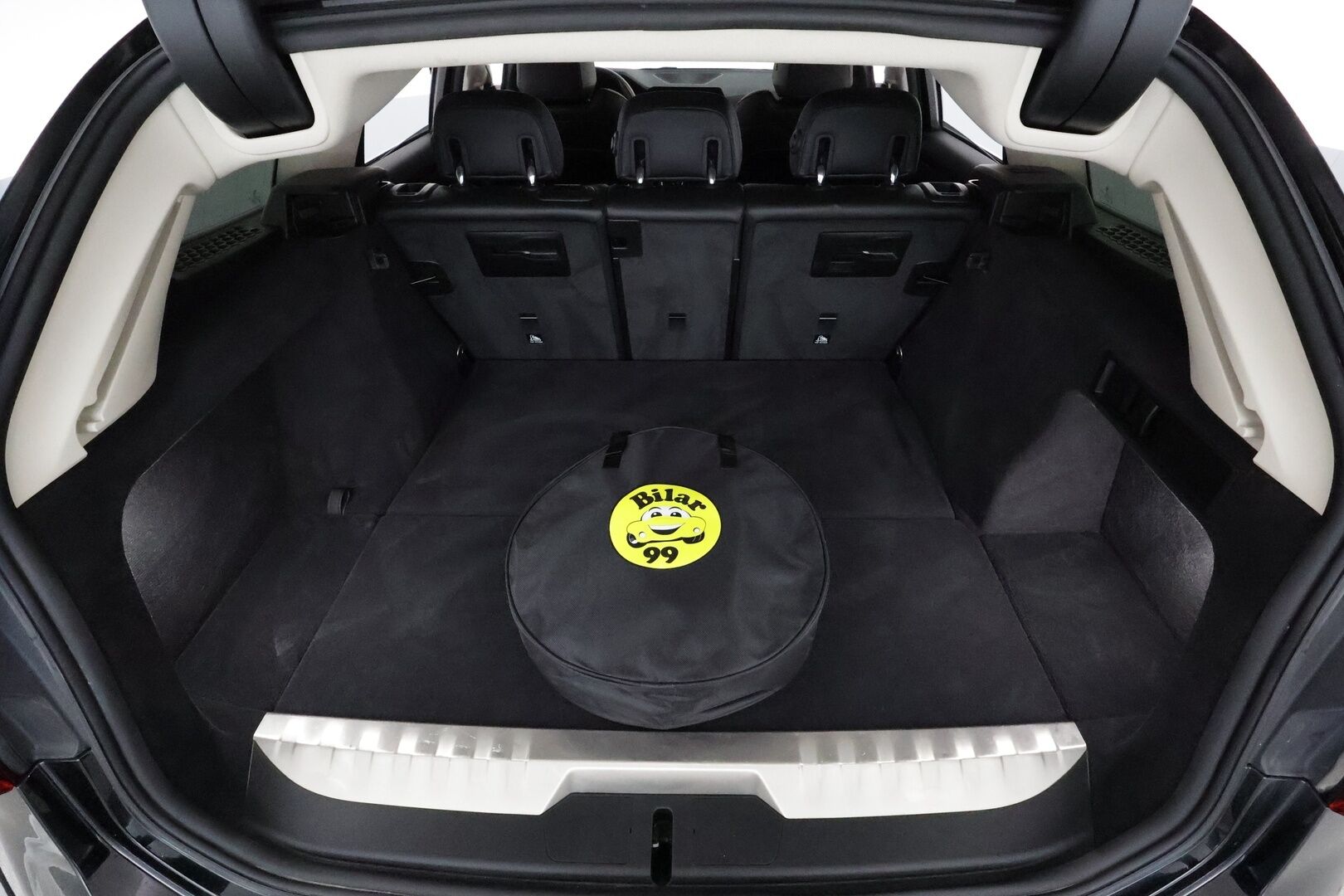 BMW 320 2022 G21 xDrive A Charged Edition Sport *ACC / P.tutkat / Navi / LED / Hifi / Sporttipenkit* - 1.Om Suomi-auto / Akku kuntotarkastettu / Kahdet renkaat aluvanteilla - Osta nyt, maksa vasta ensi vuonna