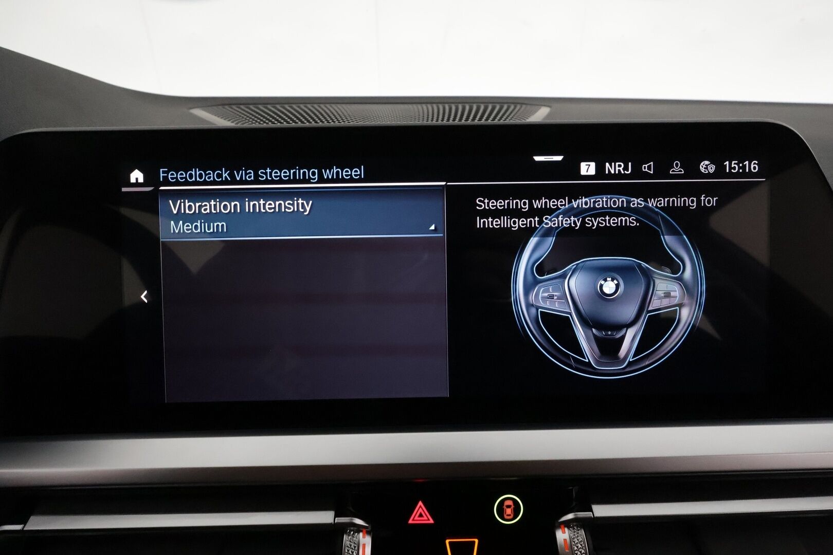 BMW 320 2022 G21 xDrive A Charged Edition Sport *ACC / P.tutkat / Navi / LED / Hifi / Sporttipenkit* - 1.Om Suomi-auto / Akku kuntotarkastettu / Kahdet renkaat aluvanteilla - Osta nyt, maksa vasta ensi vuonna