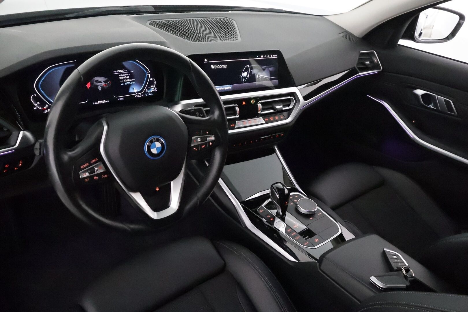 BMW 320 2022 G21 xDrive A Charged Edition Sport *ACC / P.tutkat / Navi / LED / Hifi / Sporttipenkit* - 1.Om Suomi-auto / Akku kuntotarkastettu / Kahdet renkaat aluvanteilla - Osta nyt, maksa vasta ensi vuonna