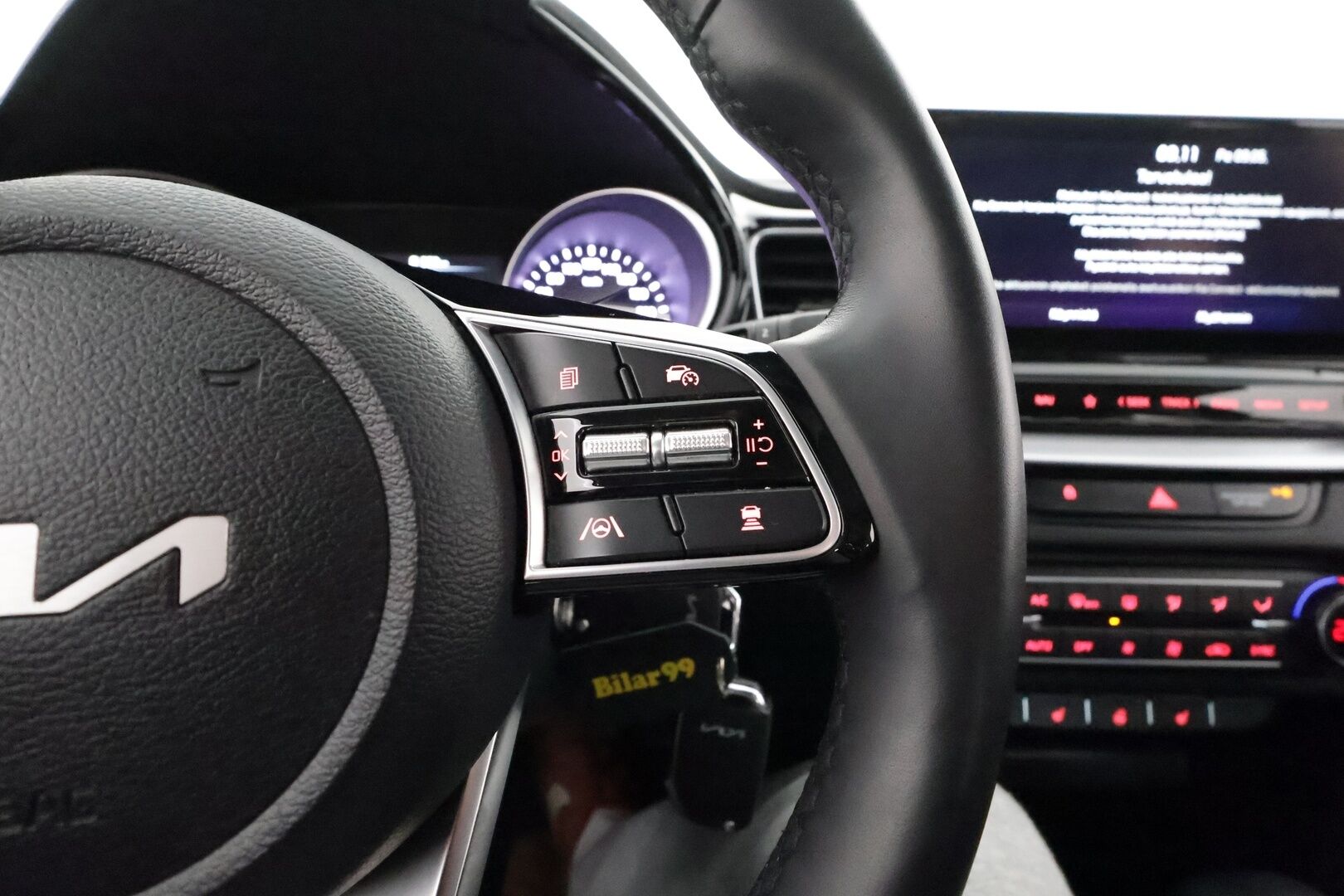 Kia XCeed 2023 1,5 T-GDI 160hv Business **1.Om Suomi-auto / Adapt.Vakkari / P. Kamera / LED-valot / Kaistavahti / Navi / 2x Renkaat**
