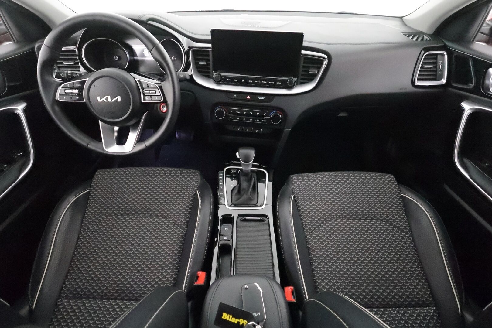 Kia XCeed 2023 1,5 T-GDI 160hv Business **1.Om Suomi-auto / Adapt.Vakkari / P. Kamera / LED-valot / Kaistavahti / Navi / 2x Renkaat**
