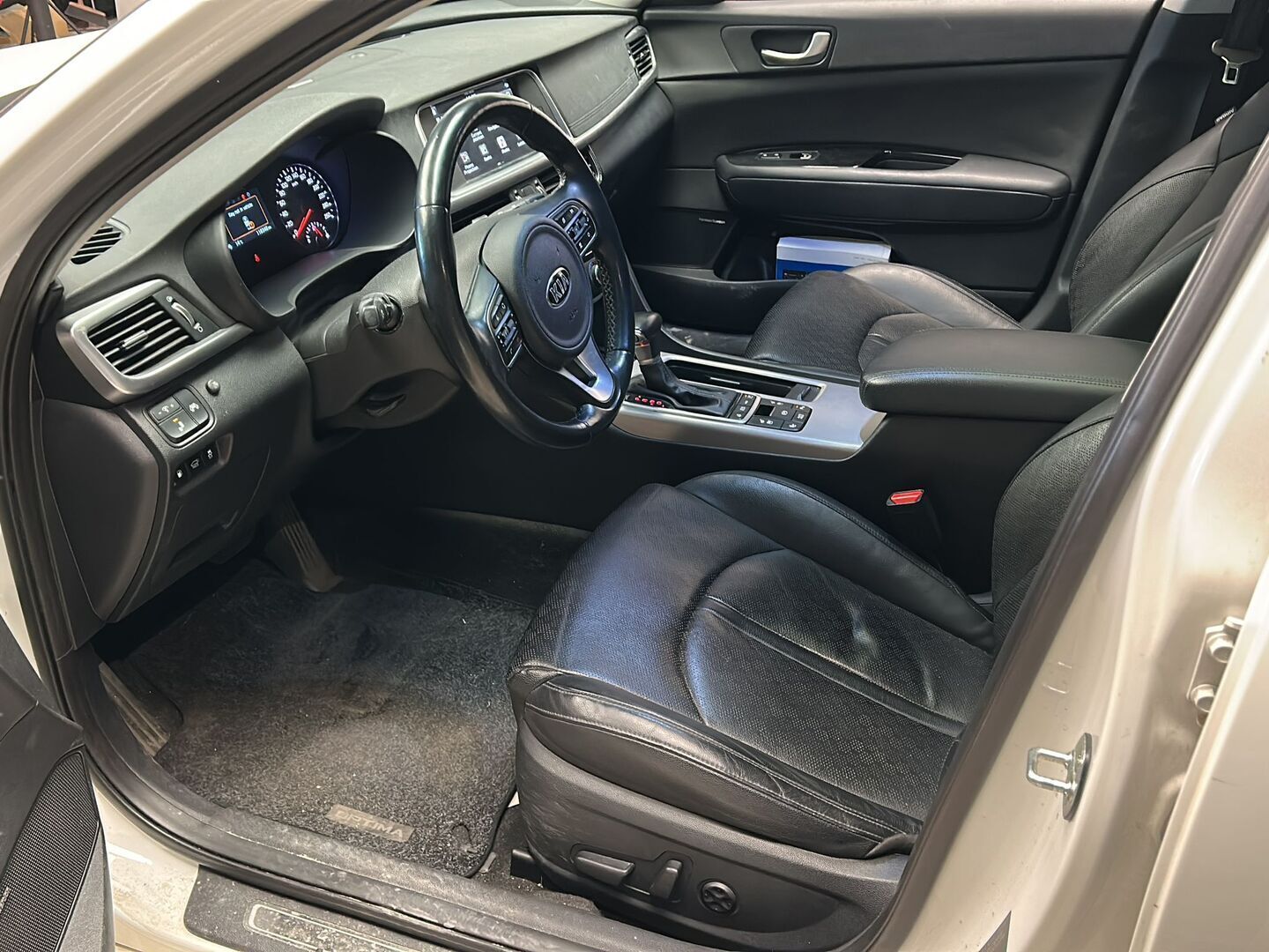 Kia Optima 2018 2,0 GDI PHEV Business Luxury SW A/T * Adapt.Vakkari / Harman&Kardon / Panorama / Ilmastoidut Nahat Muistilla / 360-Kamera - Supervarusteet / Merkkihuollot / Siisti!