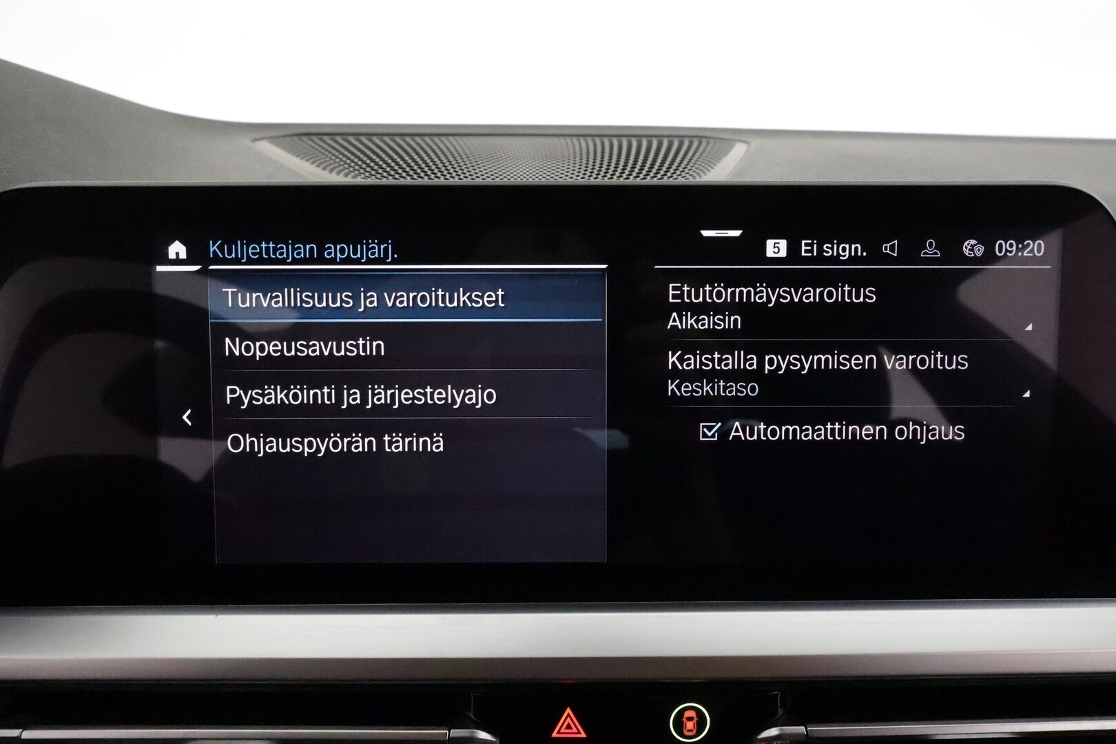 BMW 330 2021 G20 Sedan 330e Business M Sport **Adapt.Vakkari / Harman/kardon / LED / P.Tutkat / Sporttipenkit / Navi / Kaistavahti** - 2x Latauskaapelit / Kahdet Renkaat
