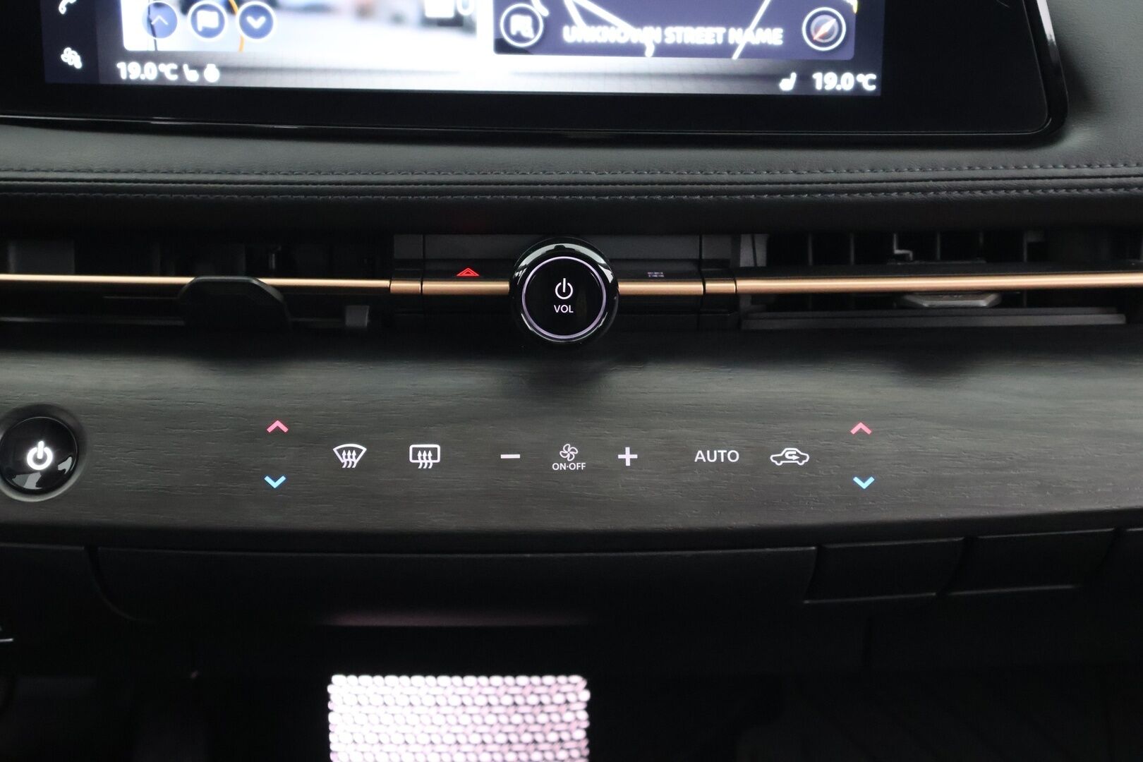 Nissan Ariya 2023 63kWh Advance 2WD - | ACC | Koukku | 360° | Sähköpenkit | BLIS | Keyless | Lämpöpumppu | Merkkiliikkeen huoltohistoria | Suomi-auto | SOH: 98,5 % |