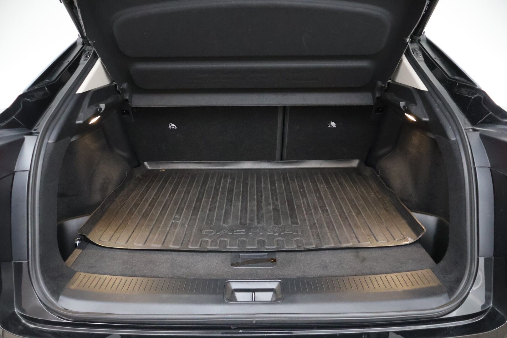 Nissan Ariya 2023 63kWh Advance 2WD - | ACC | Koukku | 360° | Sähköpenkit | BLIS | Keyless | Lämpöpumppu | Merkkiliikkeen huoltohistoria | Suomi-auto | SOH: 98,5 % |