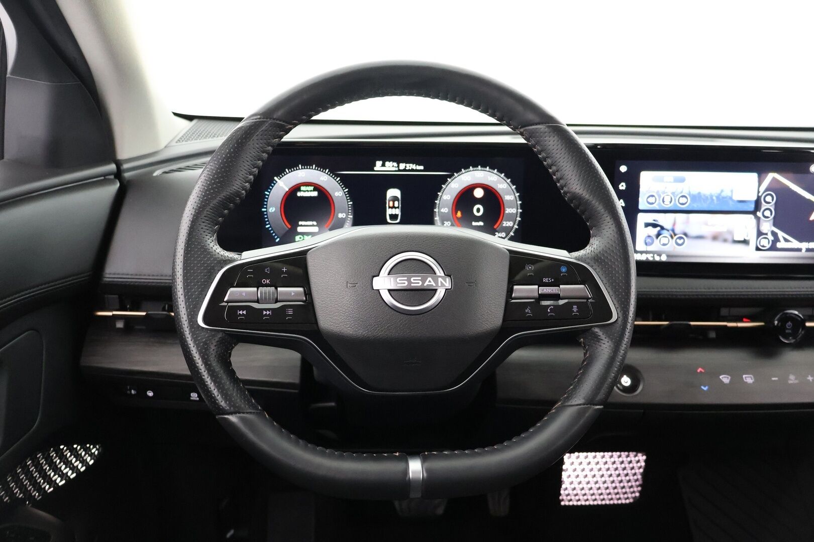 Nissan Ariya 2023 63kWh Advance 2WD - | ACC | Koukku | 360° | Sähköpenkit | BLIS | Keyless | Lämpöpumppu | Merkkiliikkeen huoltohistoria | Suomi-auto | SOH: 98,5 % |
