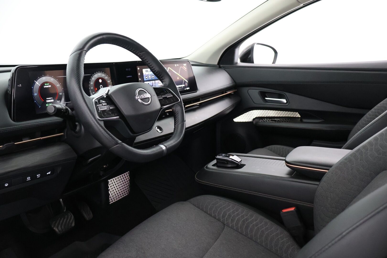 Nissan Ariya 2023 63kWh Advance 2WD - | ACC | Koukku | 360° | Sähköpenkit | BLIS | Keyless | Lämpöpumppu | Merkkiliikkeen huoltohistoria | Suomi-auto | SOH: 98,5 % |