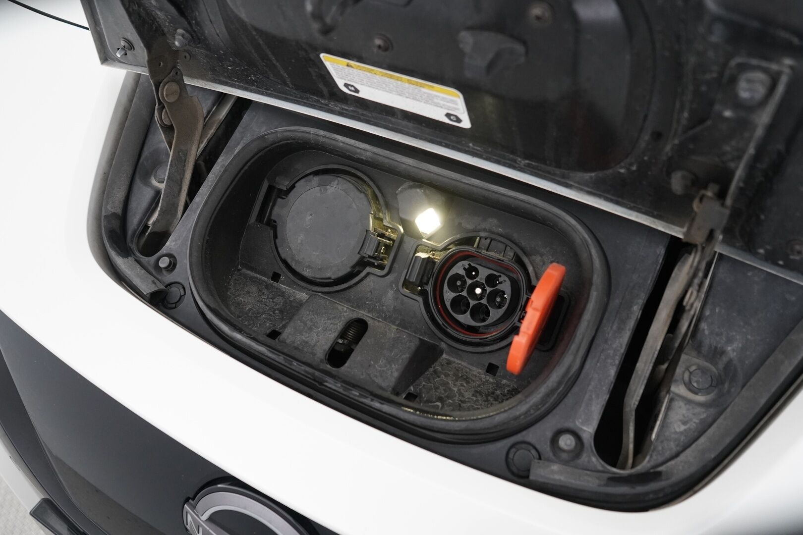 Nissan Leaf 2023 Business 360 MY22 39kWh FI - 360-Kamera / Lämpöpumppu / Ada.Vakkari / Keyless / Navi