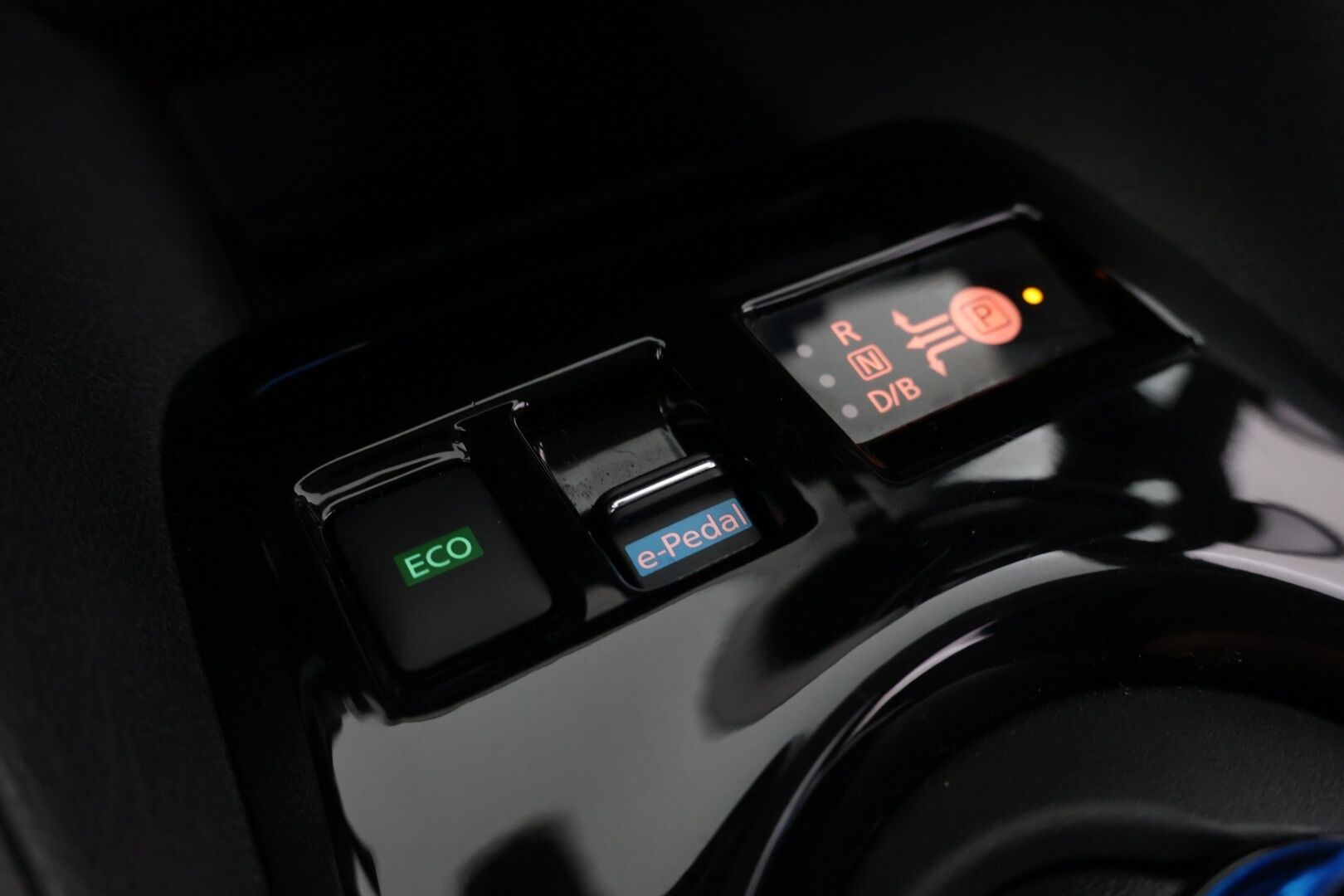Nissan Leaf 2023 e+ N-Connecta MY22 59 kWh LED FI - 1.om Suomi-auto | P. kamera | Navi | Bluetooth | 2x aluvanteet | Tutkat | ACC