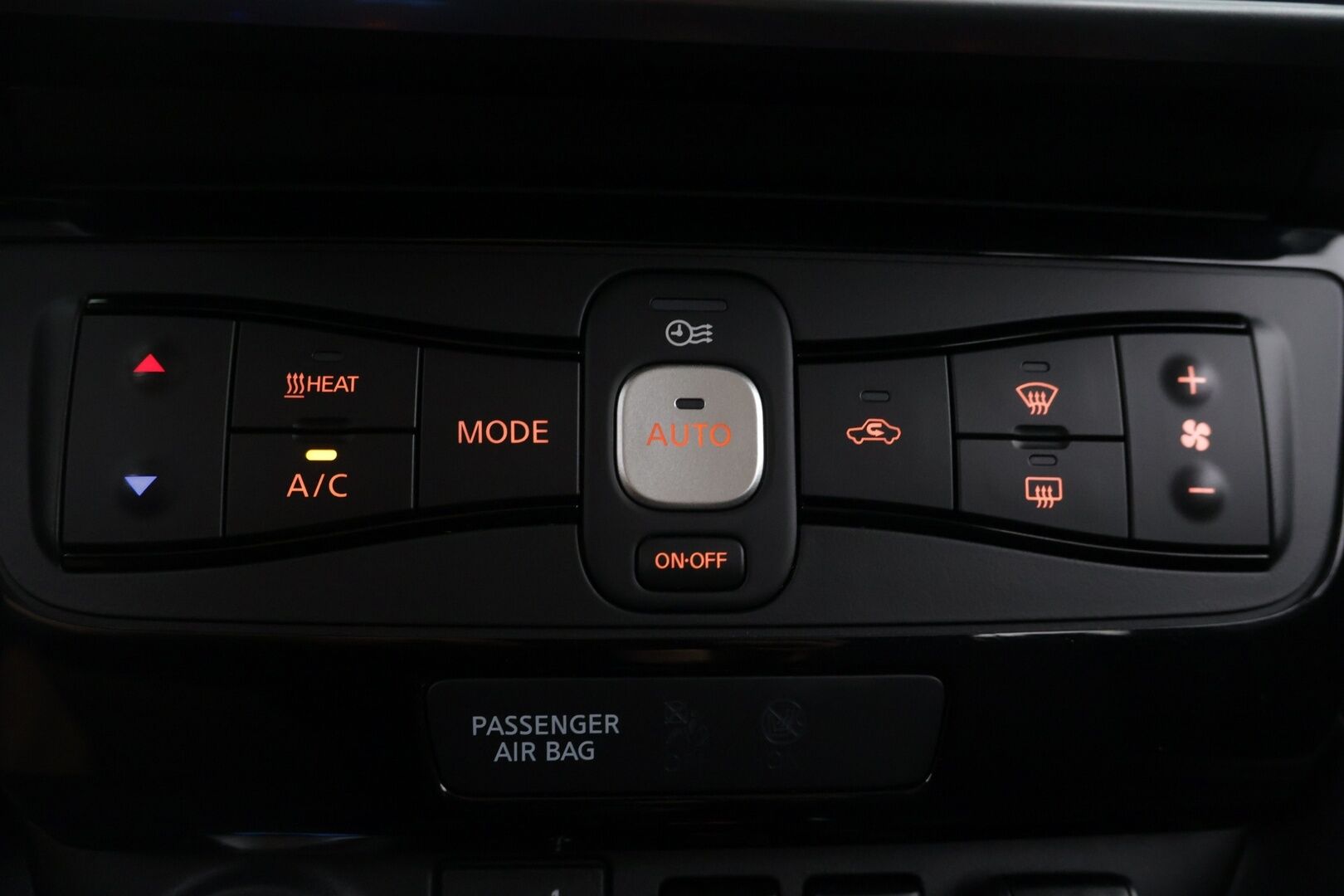 Nissan Leaf 2023 e+ N-Connecta MY22 59 kWh LED FI - 1.om Suomi-auto | P. kamera | Navi | Bluetooth | 2x aluvanteet | Tutkat | ACC